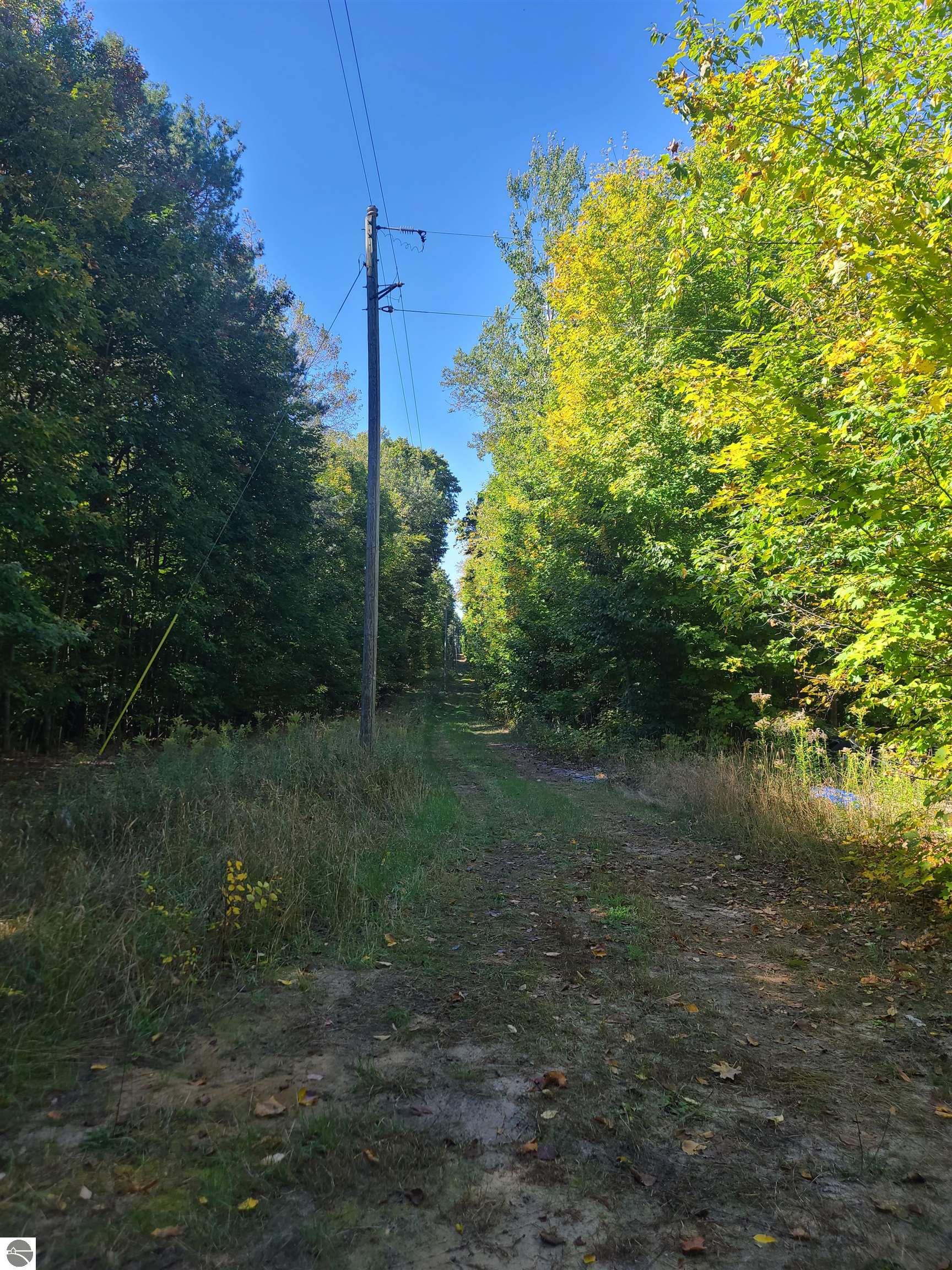 7530 Woodridge Acres