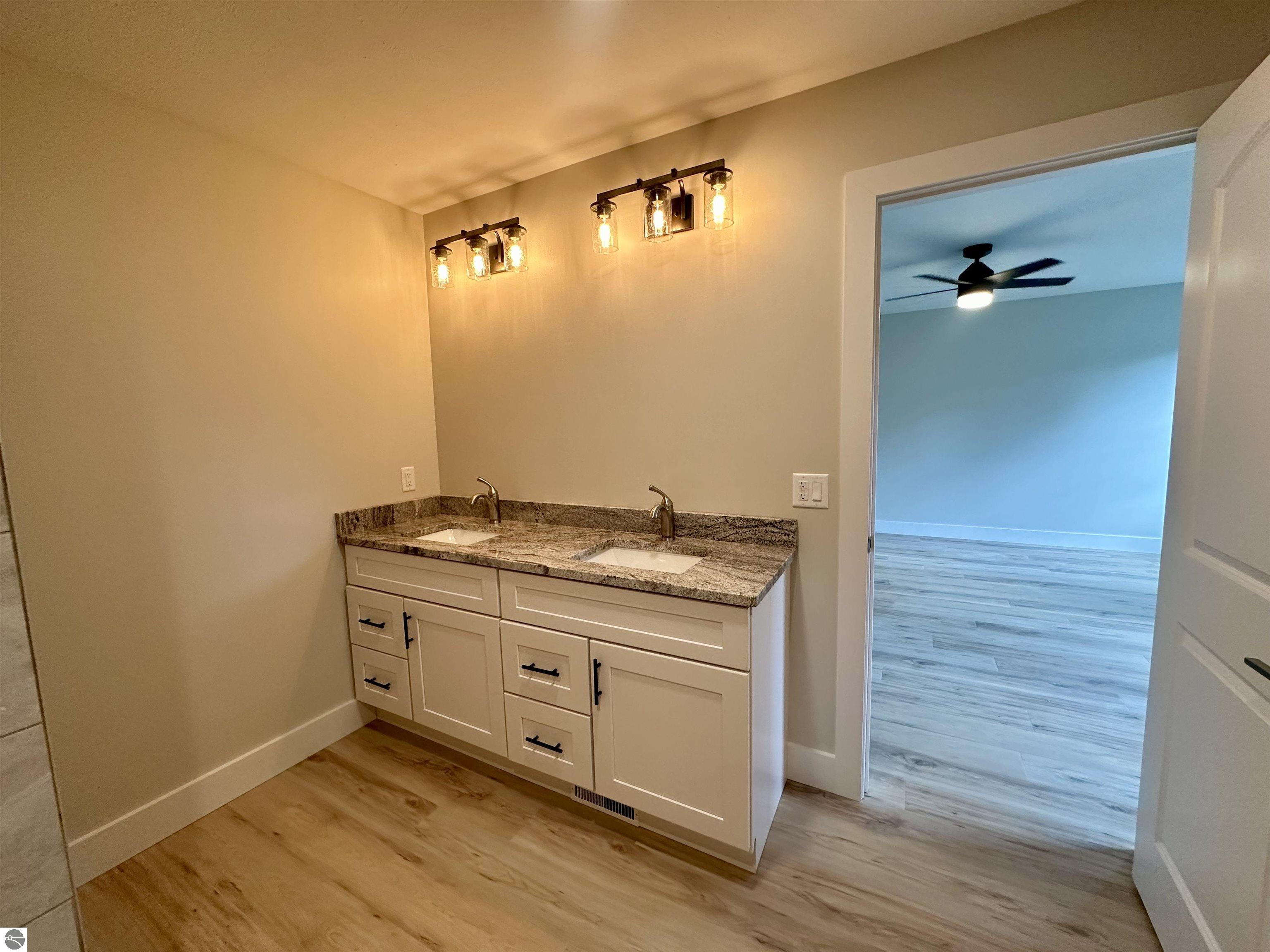 1146 Farmington Drive
