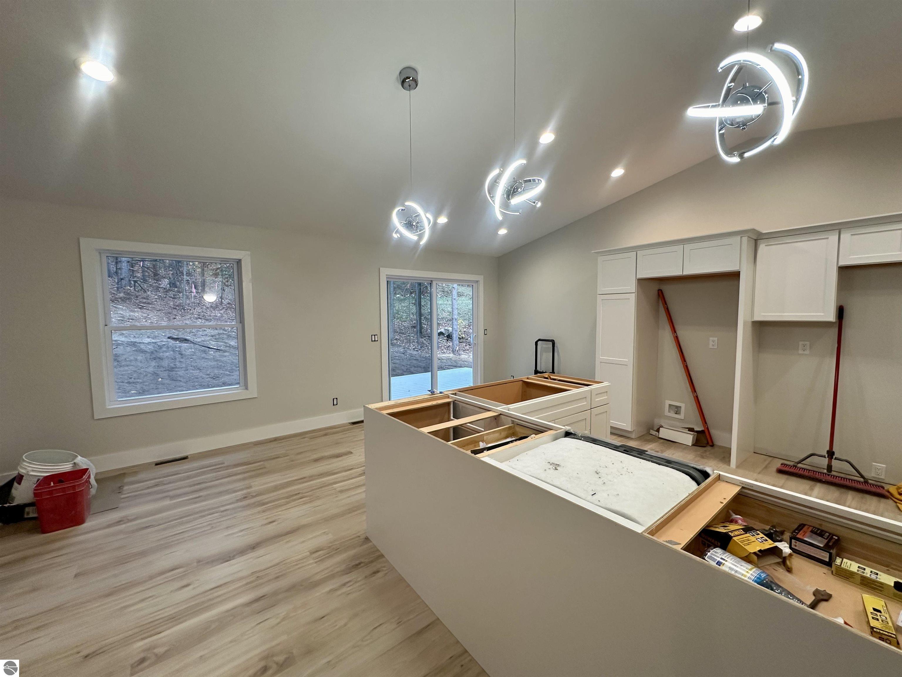 1146 Farmington Drive