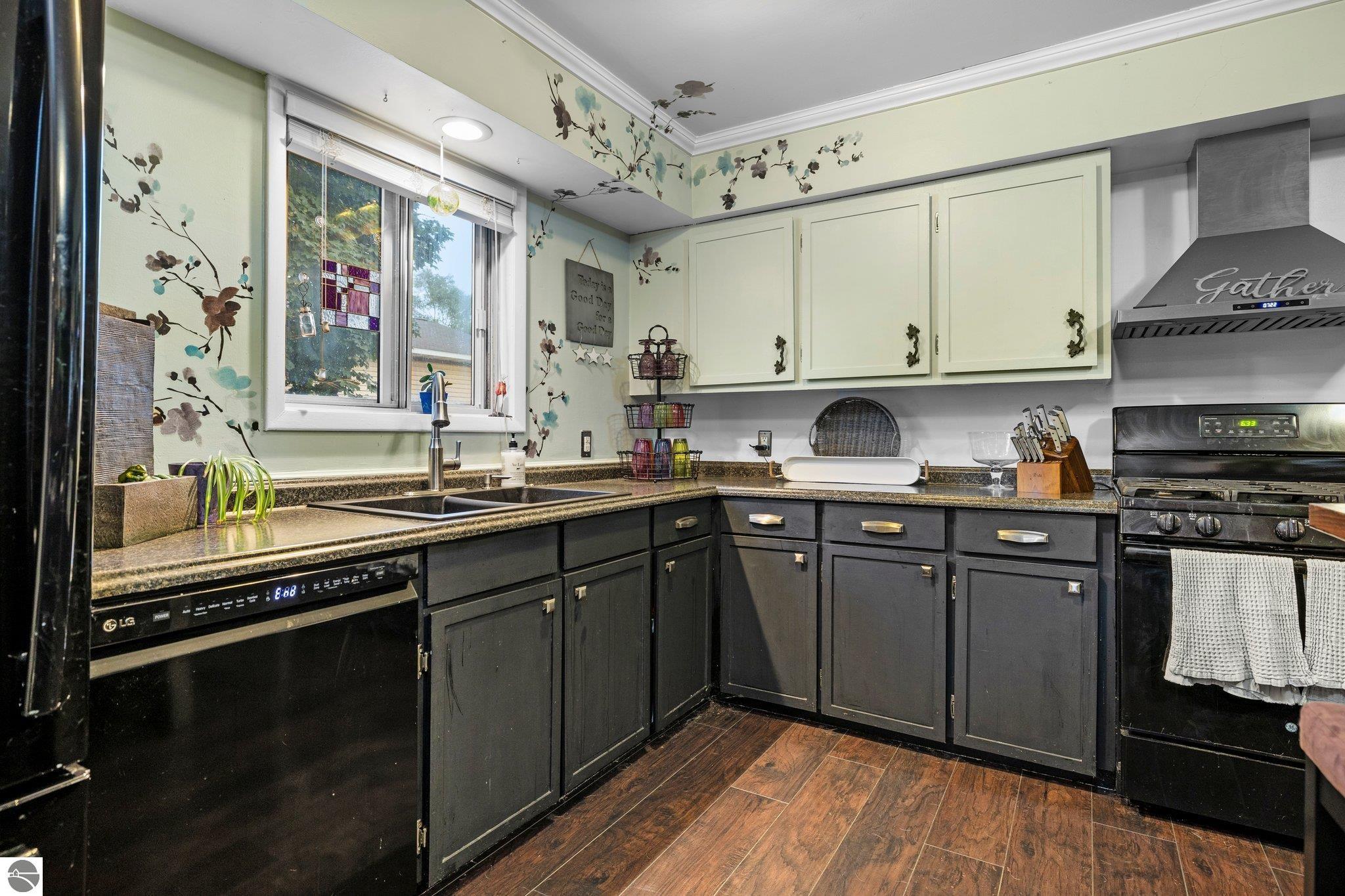 5249 W Mobile Trail