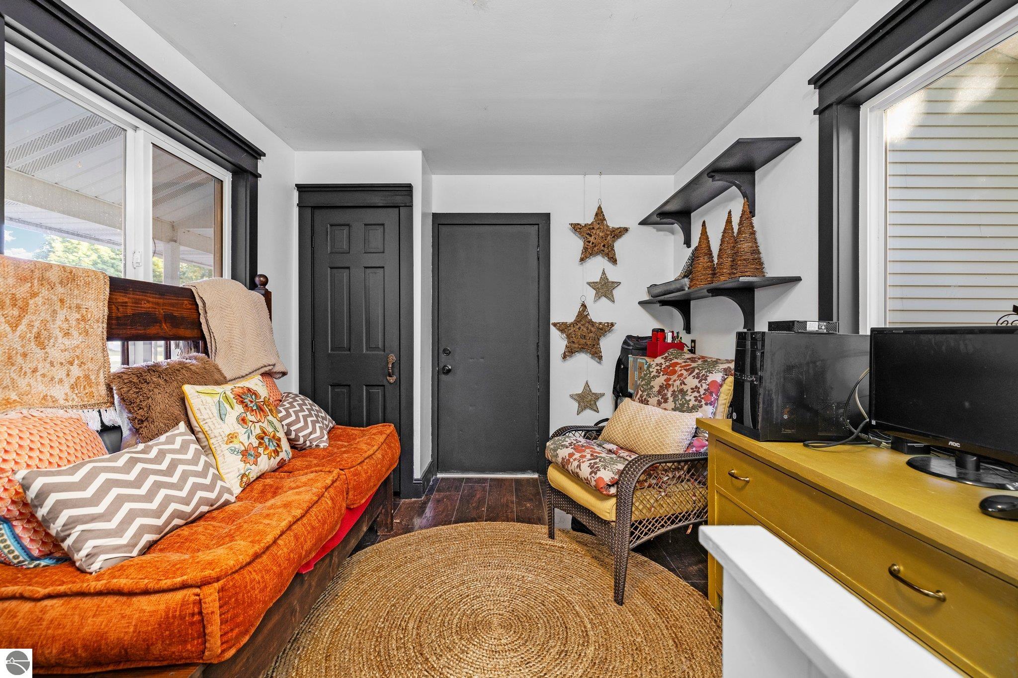 5249 W Mobile Trail