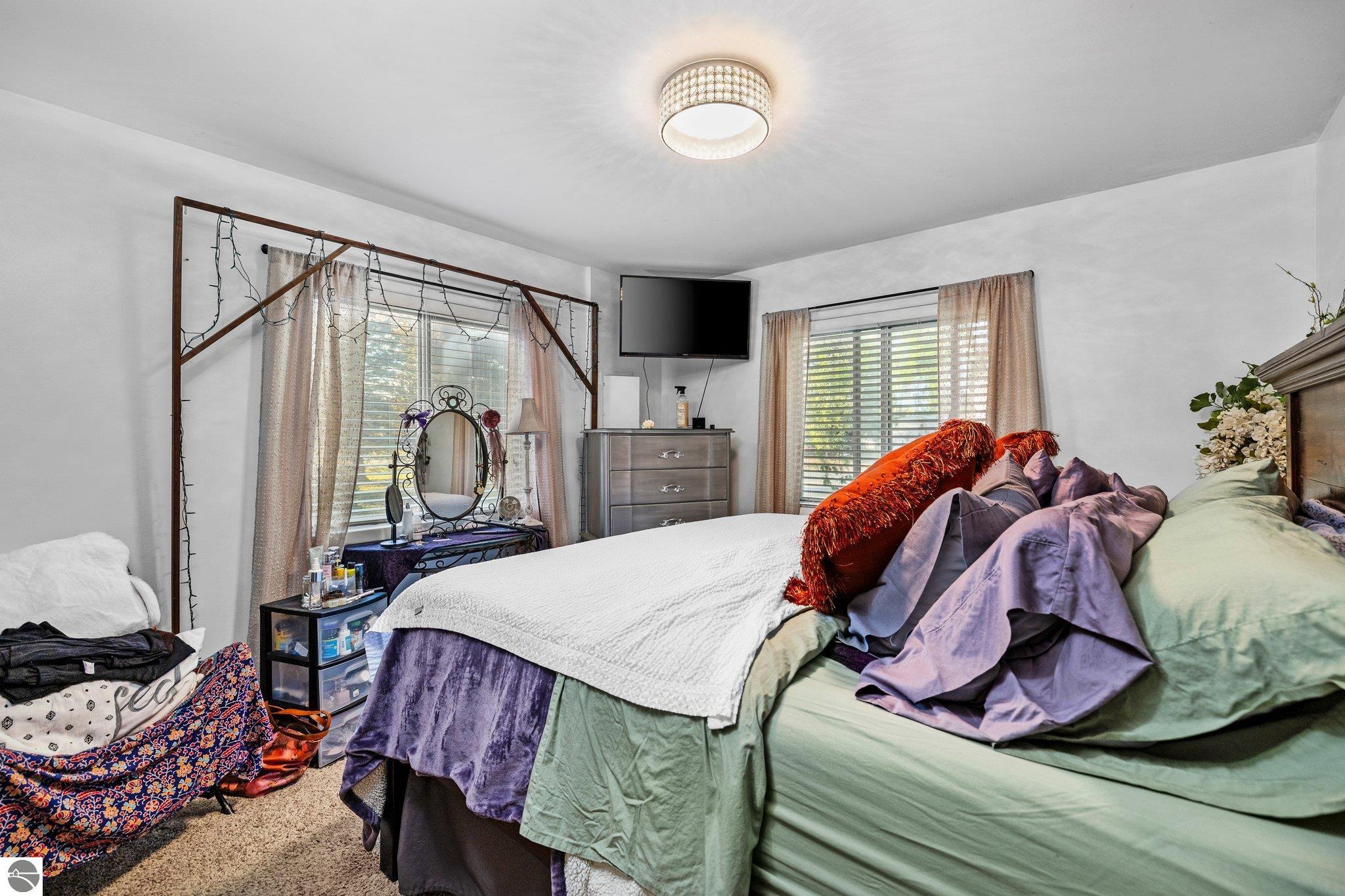 5249 W Mobile Trail