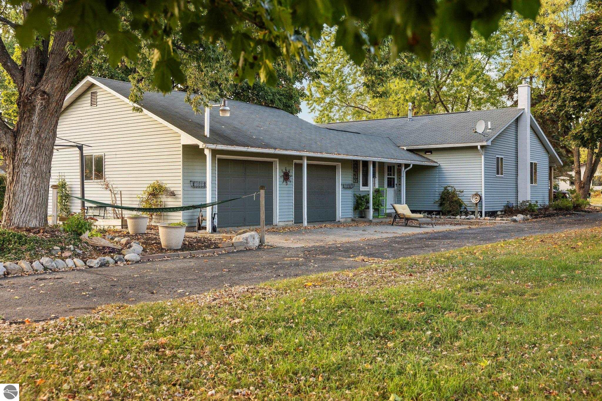 5249 W Mobile Trail