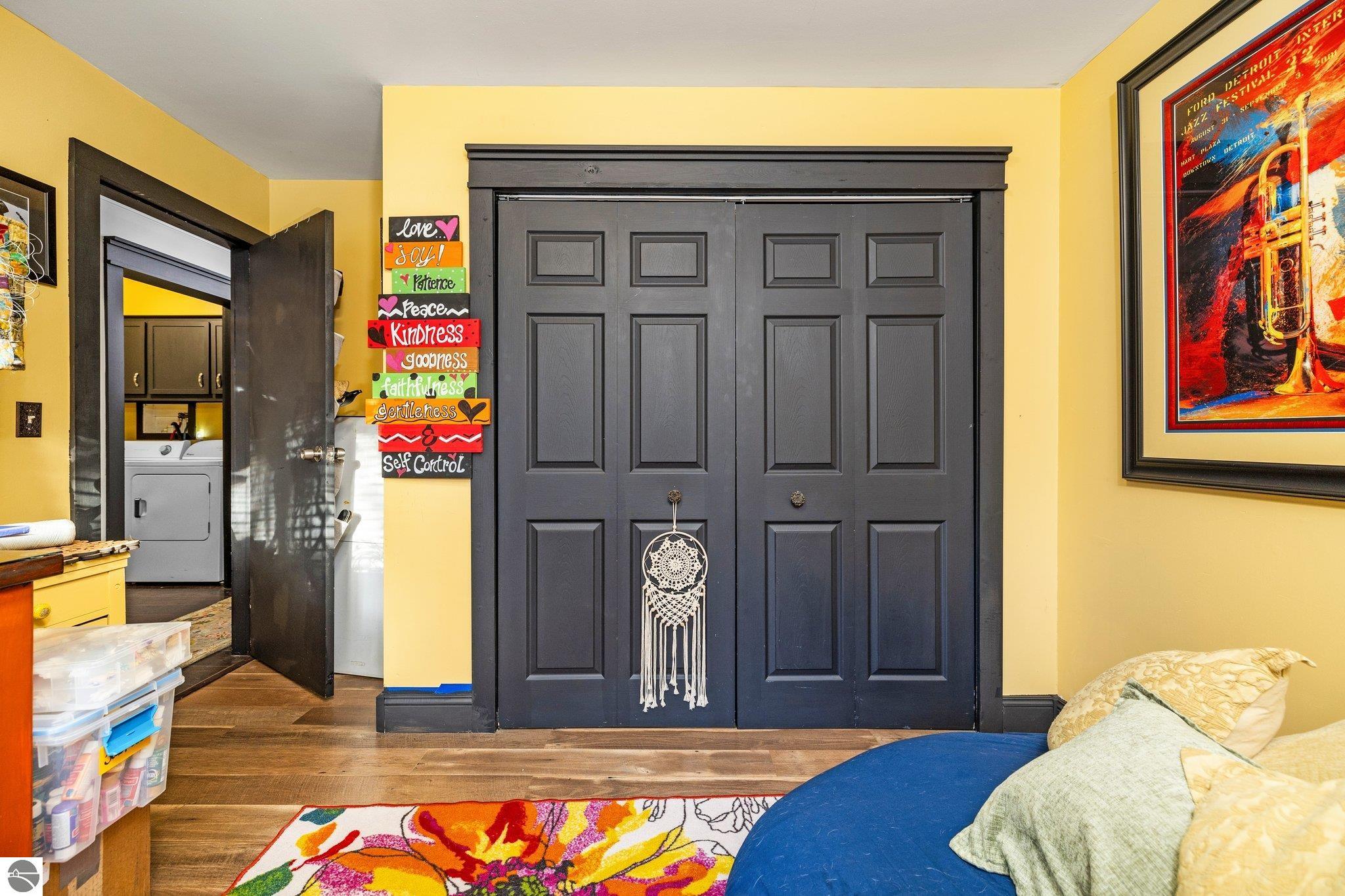 5249 W Mobile Trail