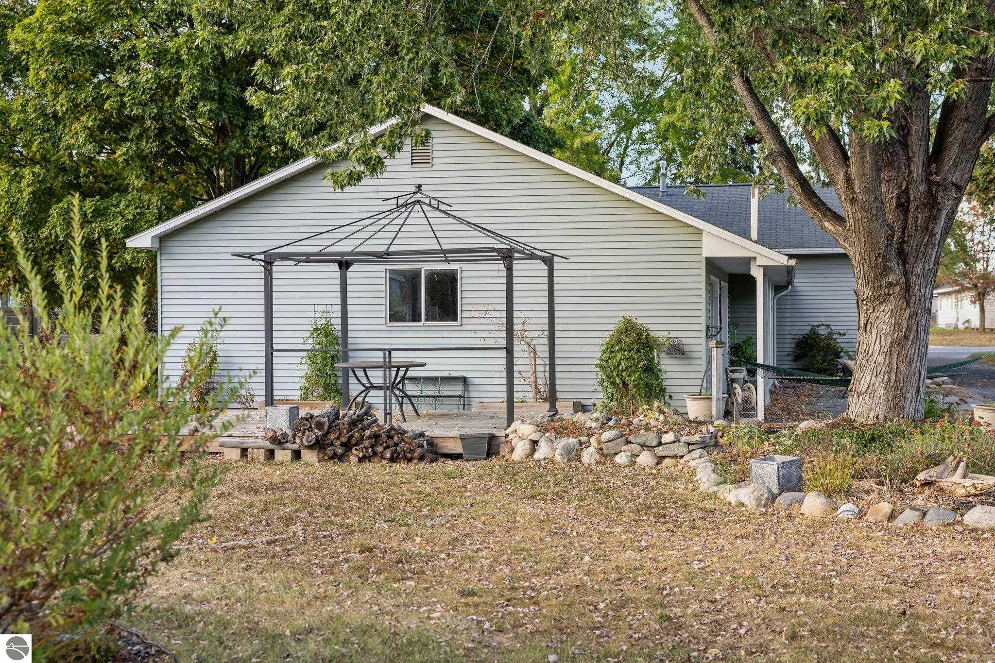 5249 W Mobile Trail