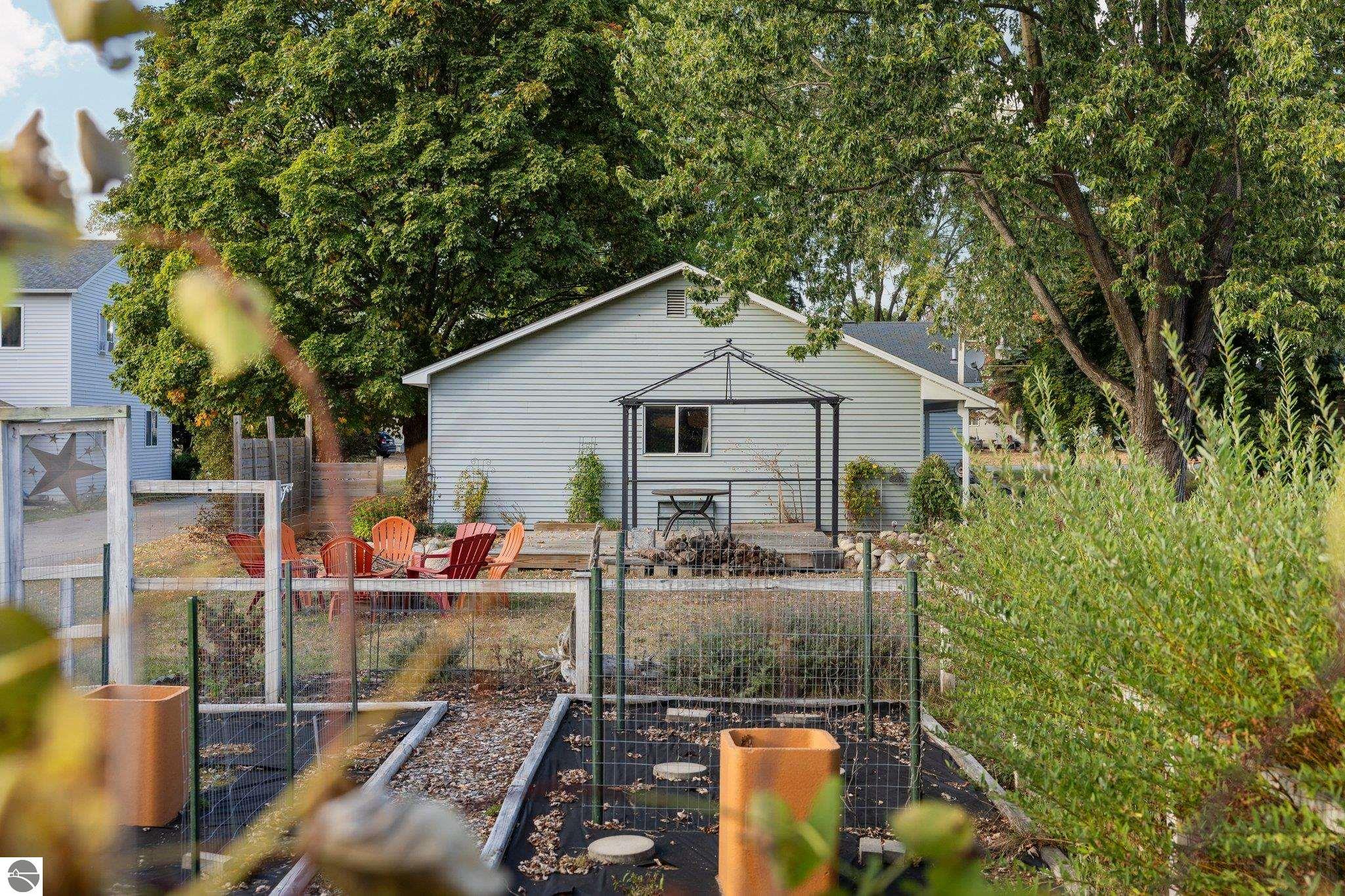 5249 W Mobile Trail