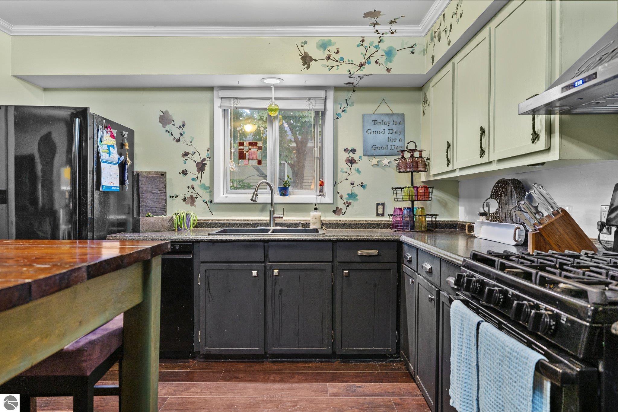 5249 W Mobile Trail