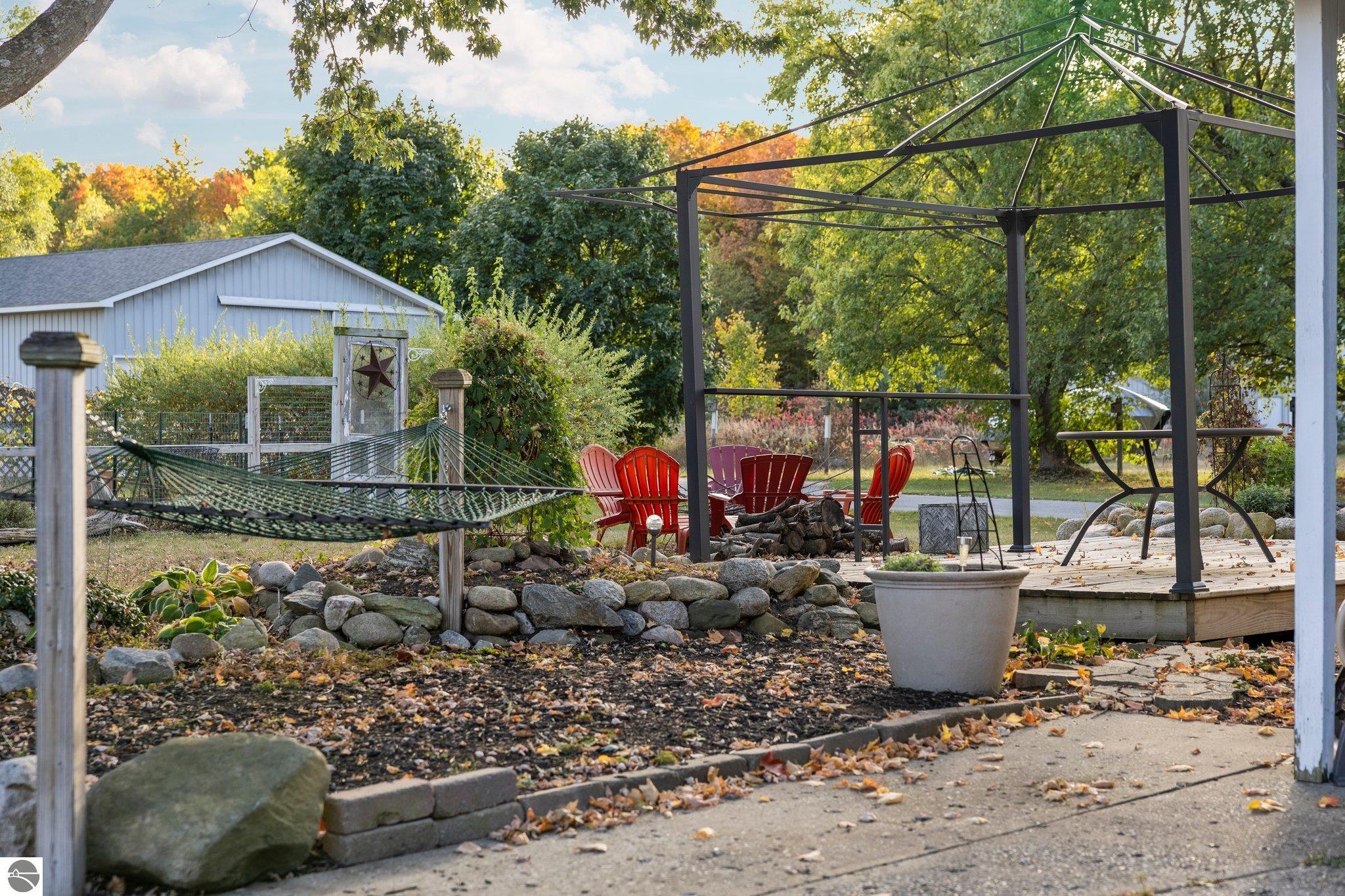 5249 W Mobile Trail