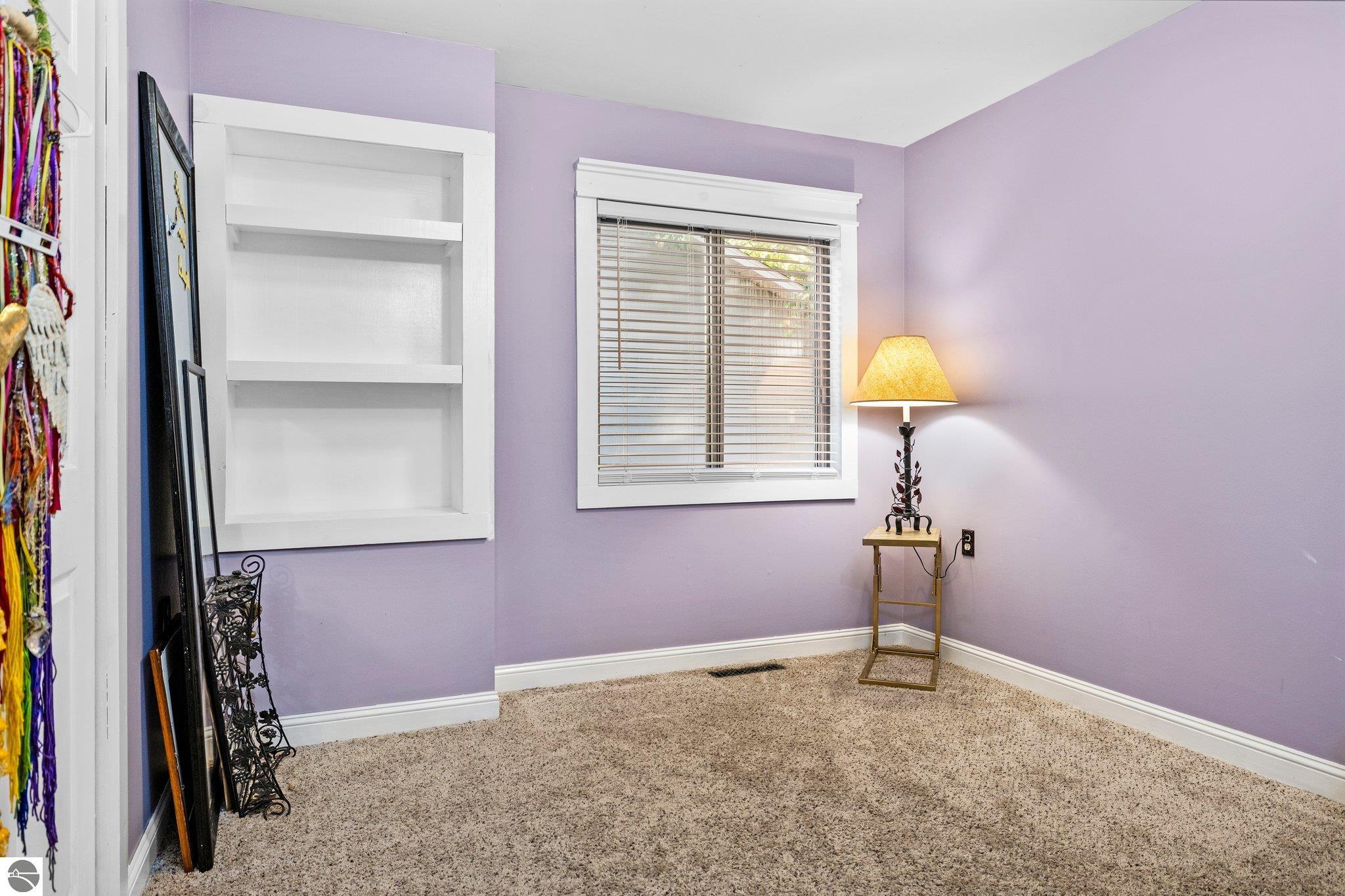 5249 W Mobile Trail