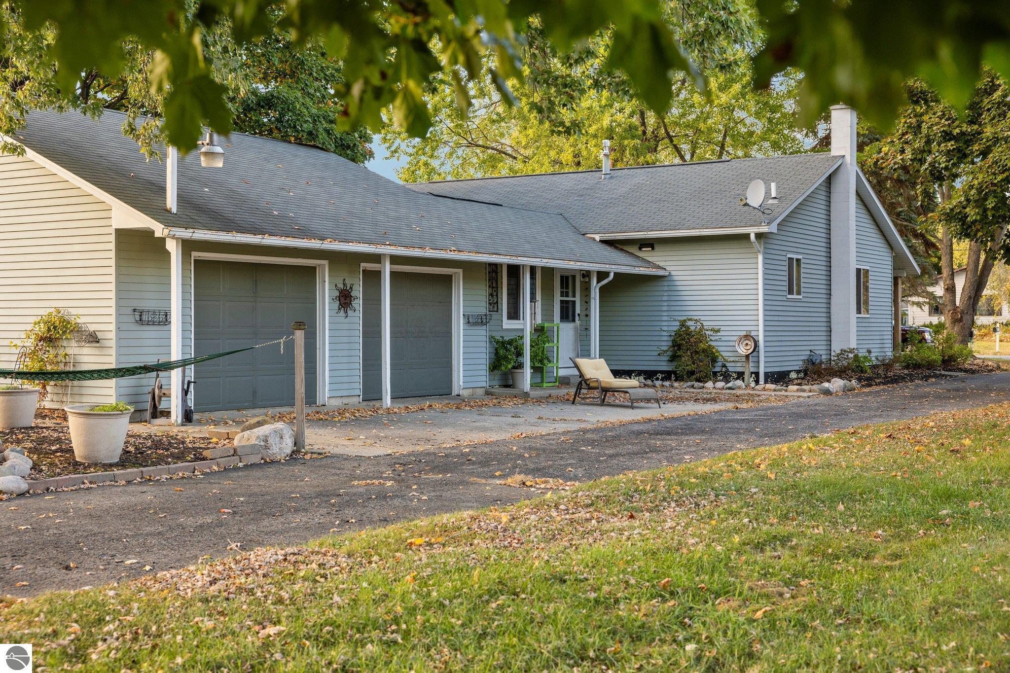 5249 W Mobile Trail