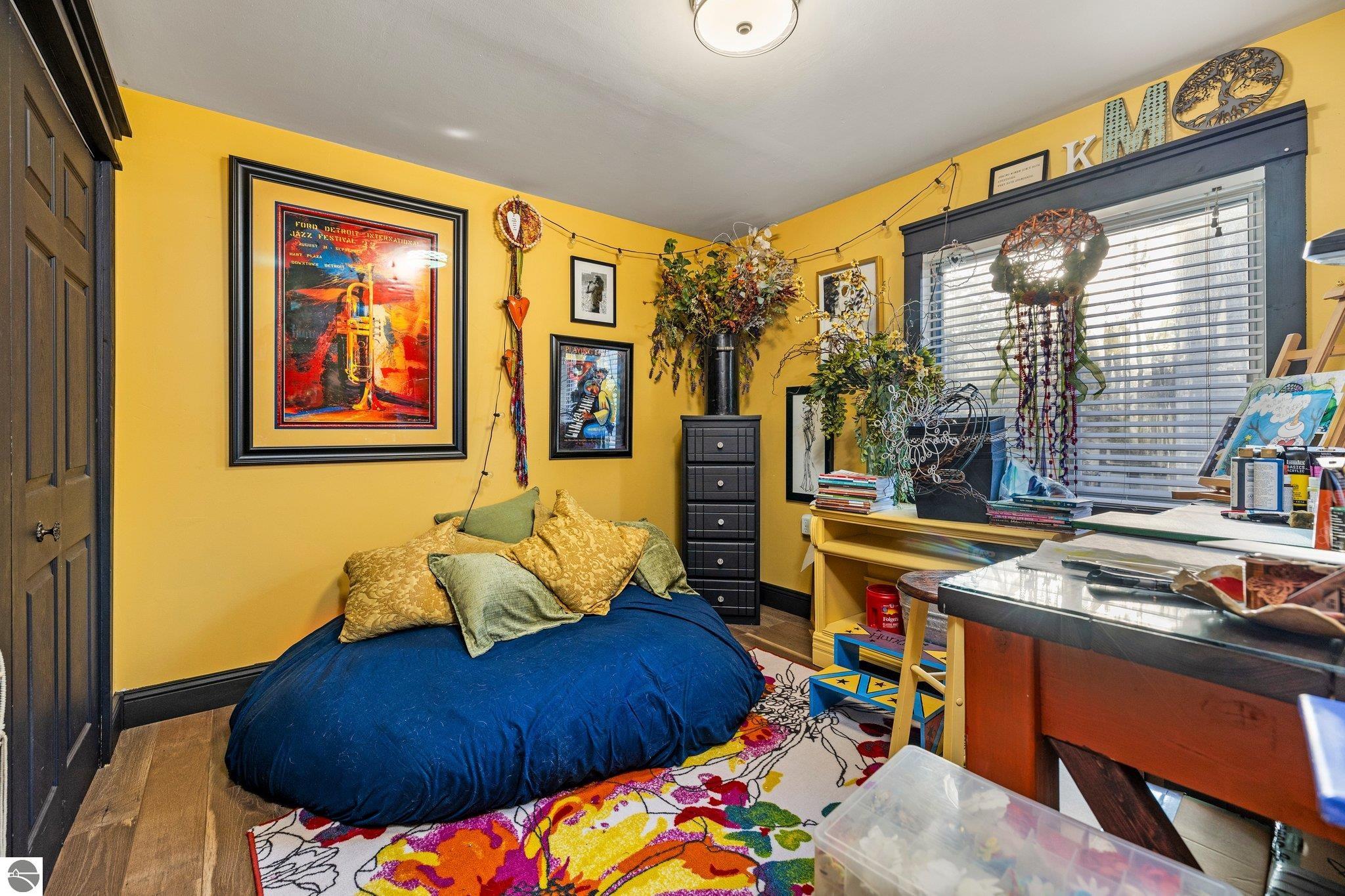 5249 W Mobile Trail