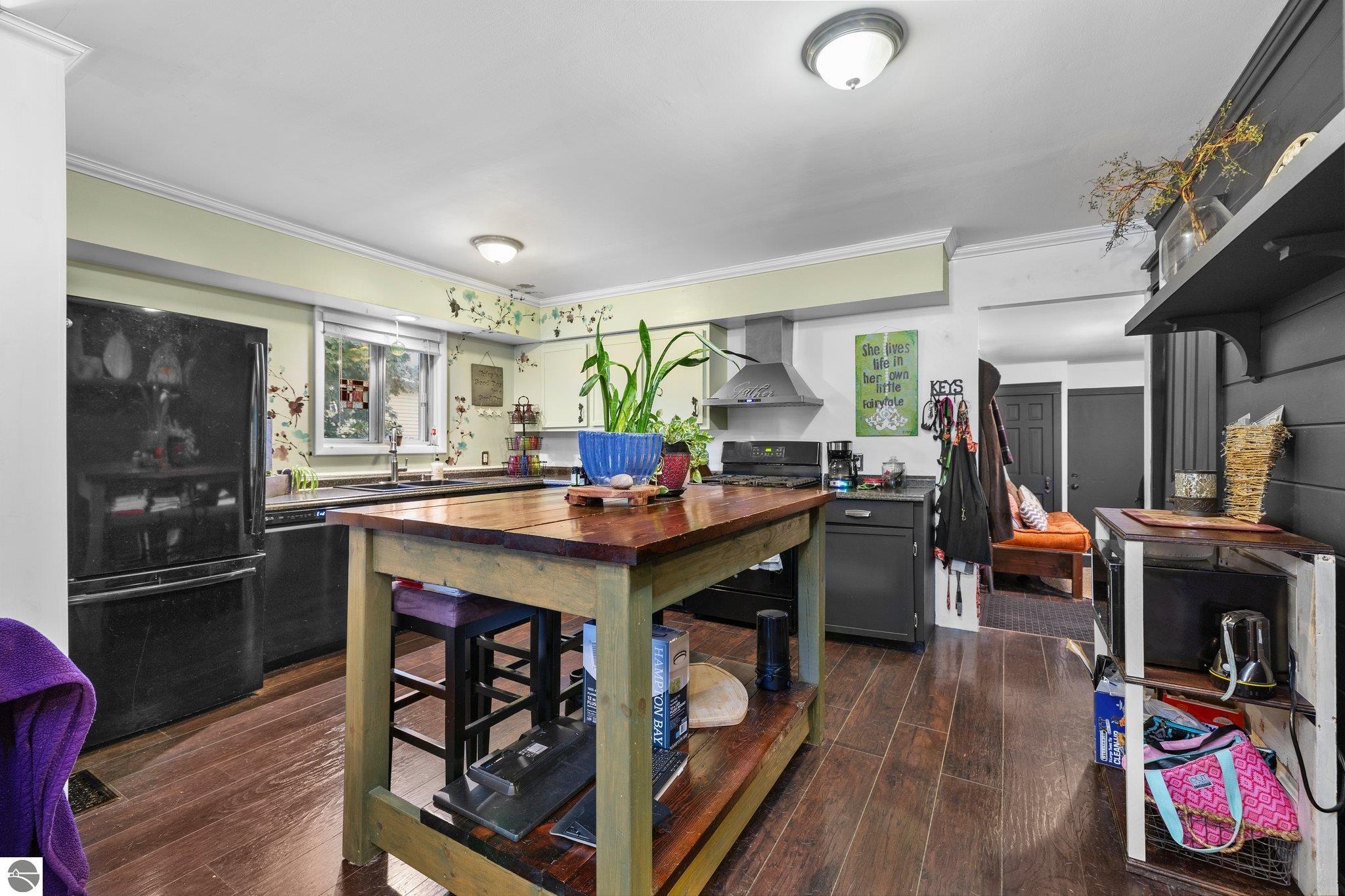 5249 W Mobile Trail