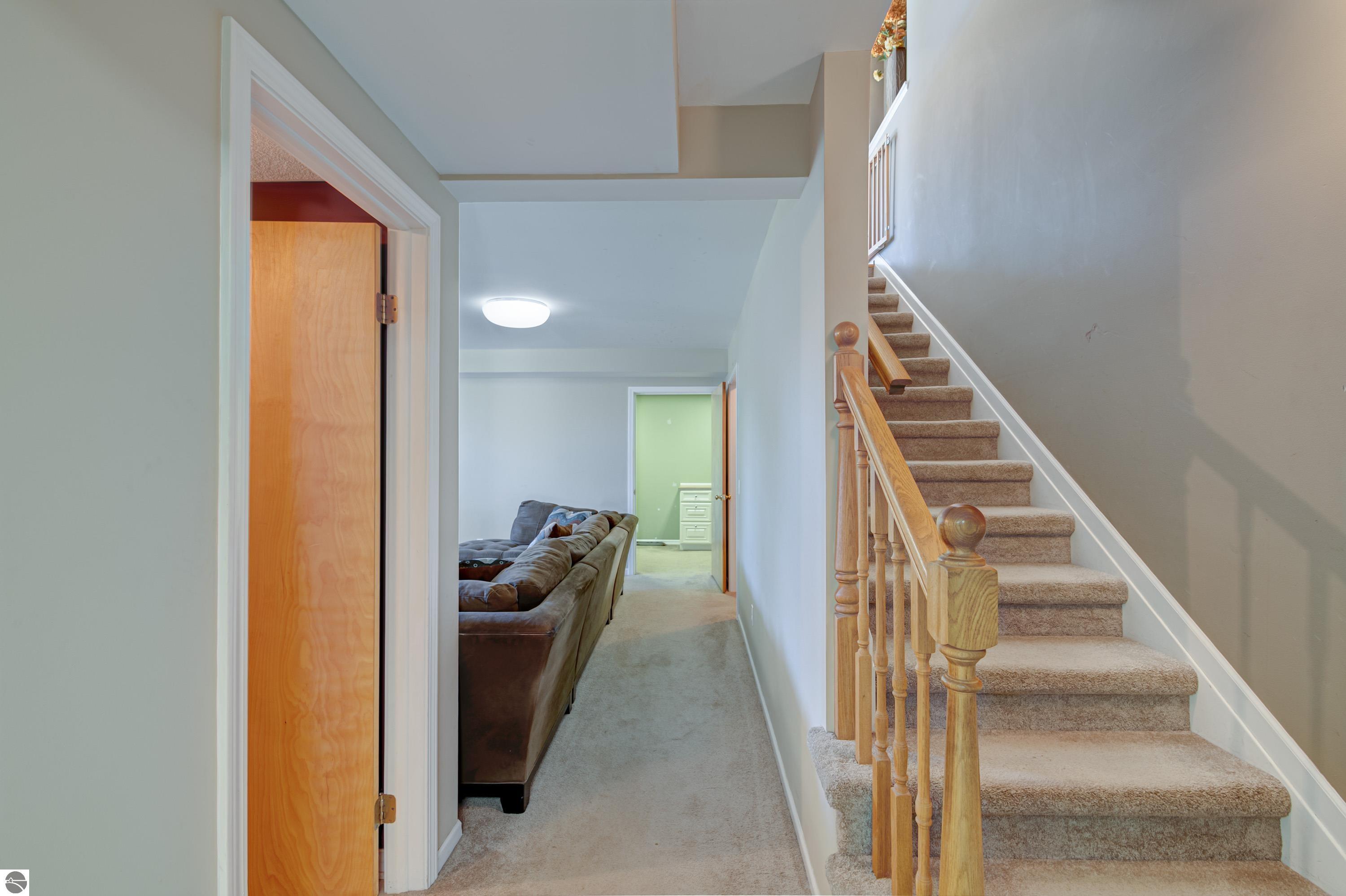 513 W 12th Street