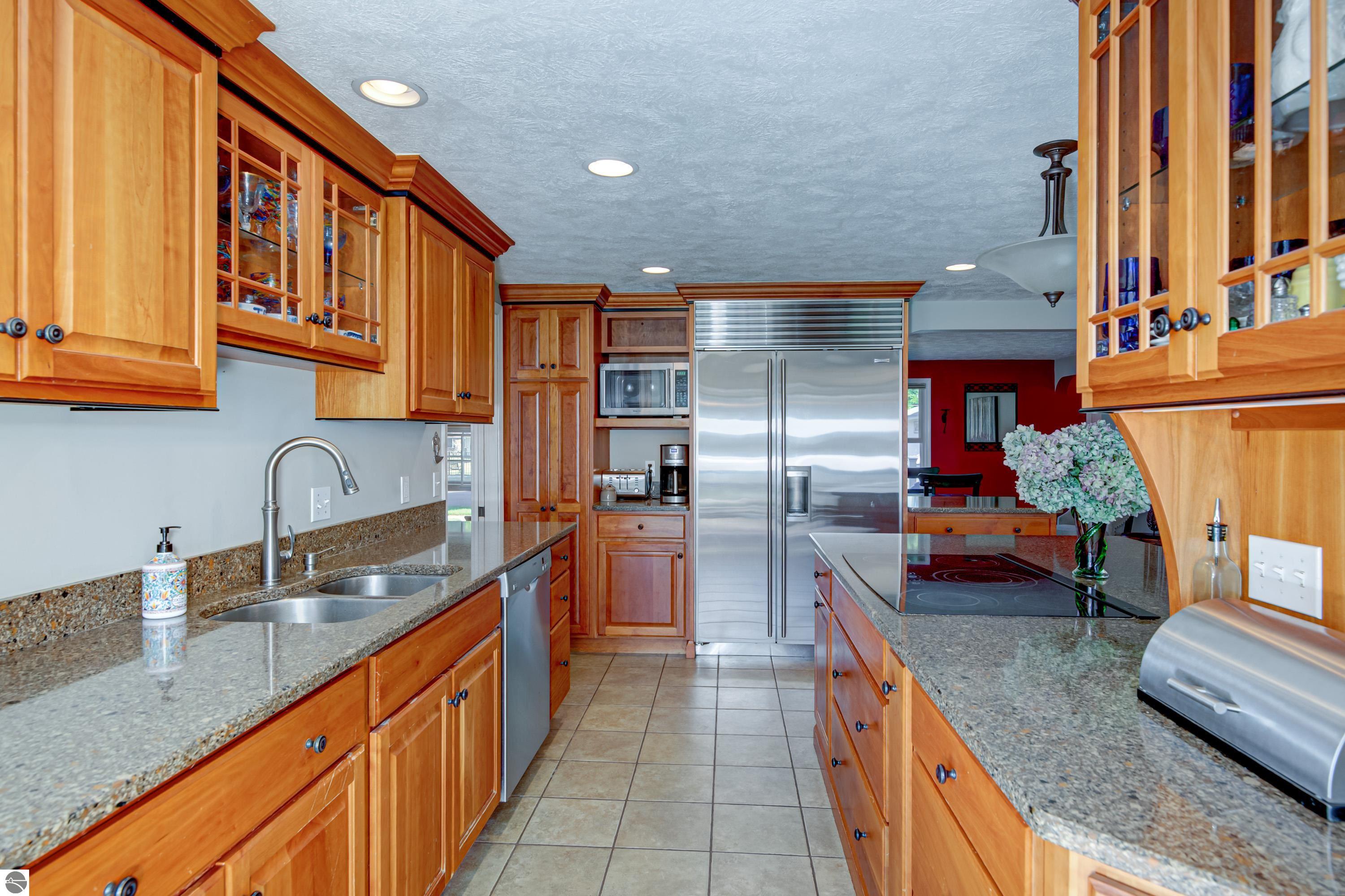513 W 12th Street