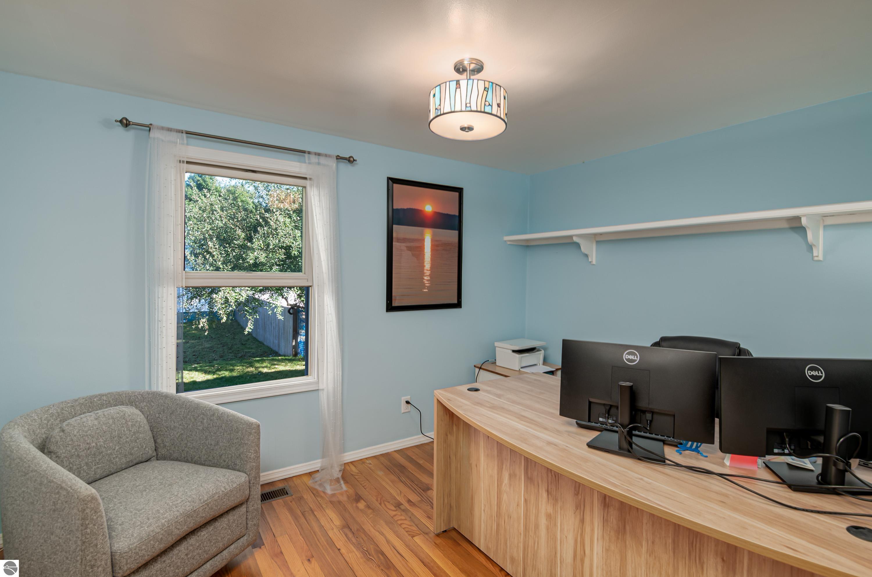 513 W 12th Street