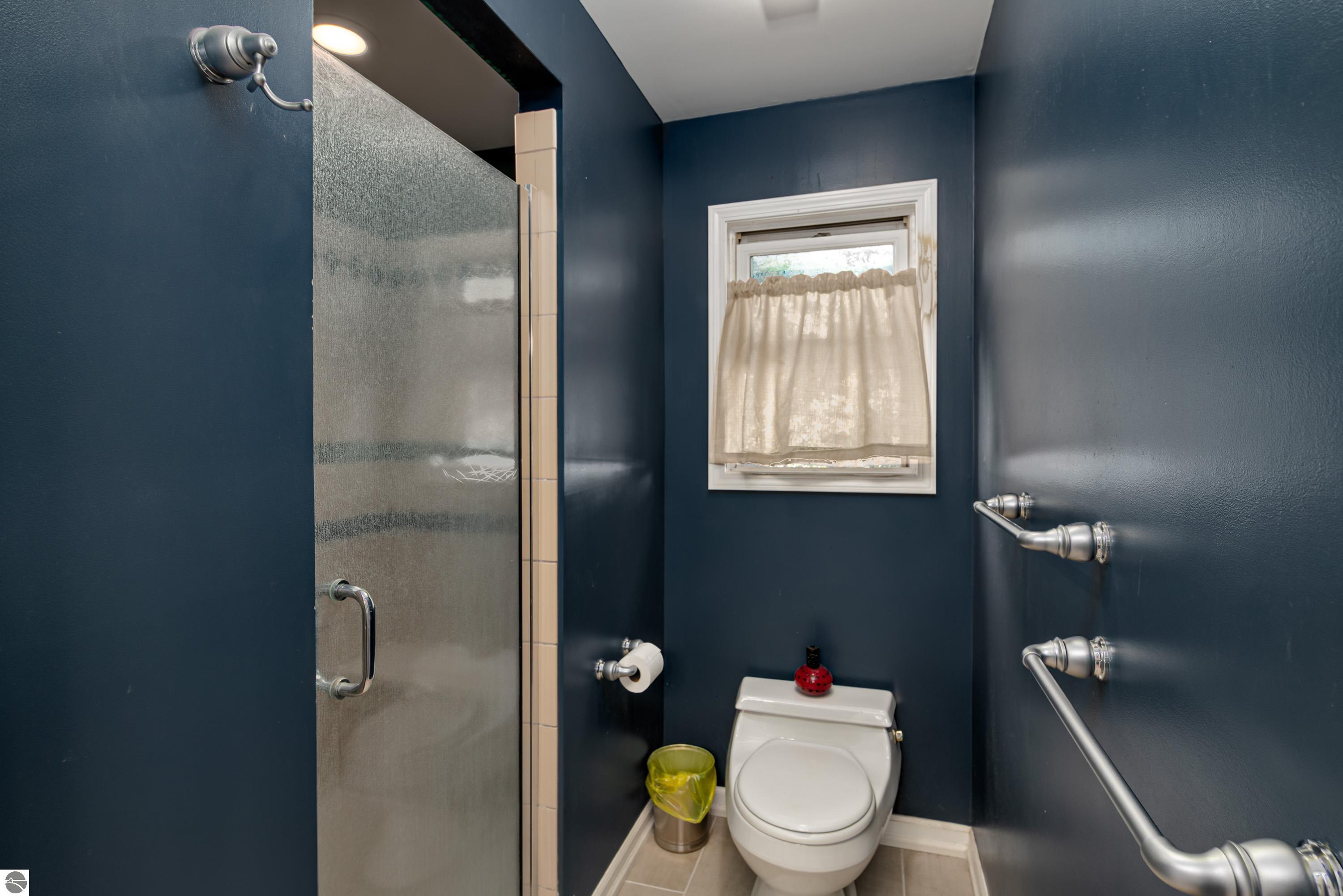 513 W 12th Street