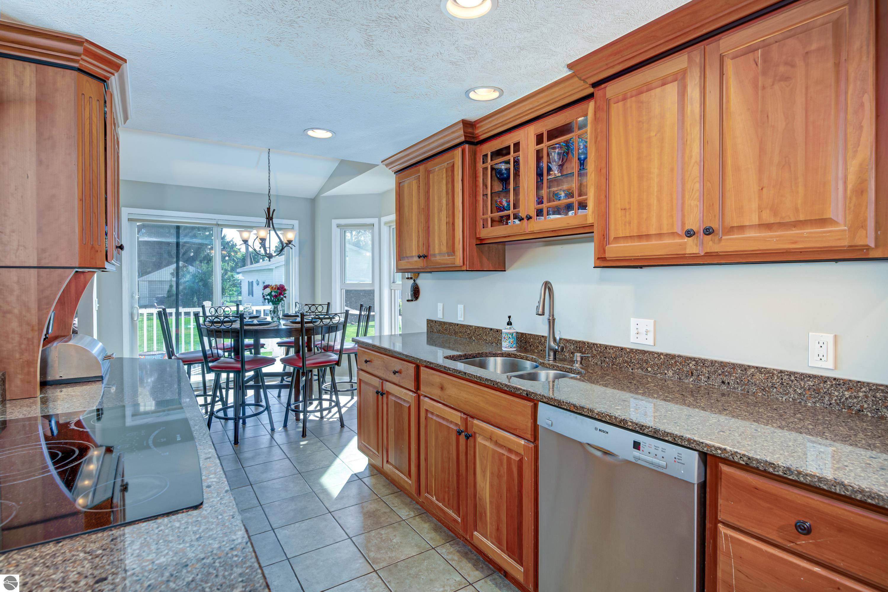 513 W 12th Street
