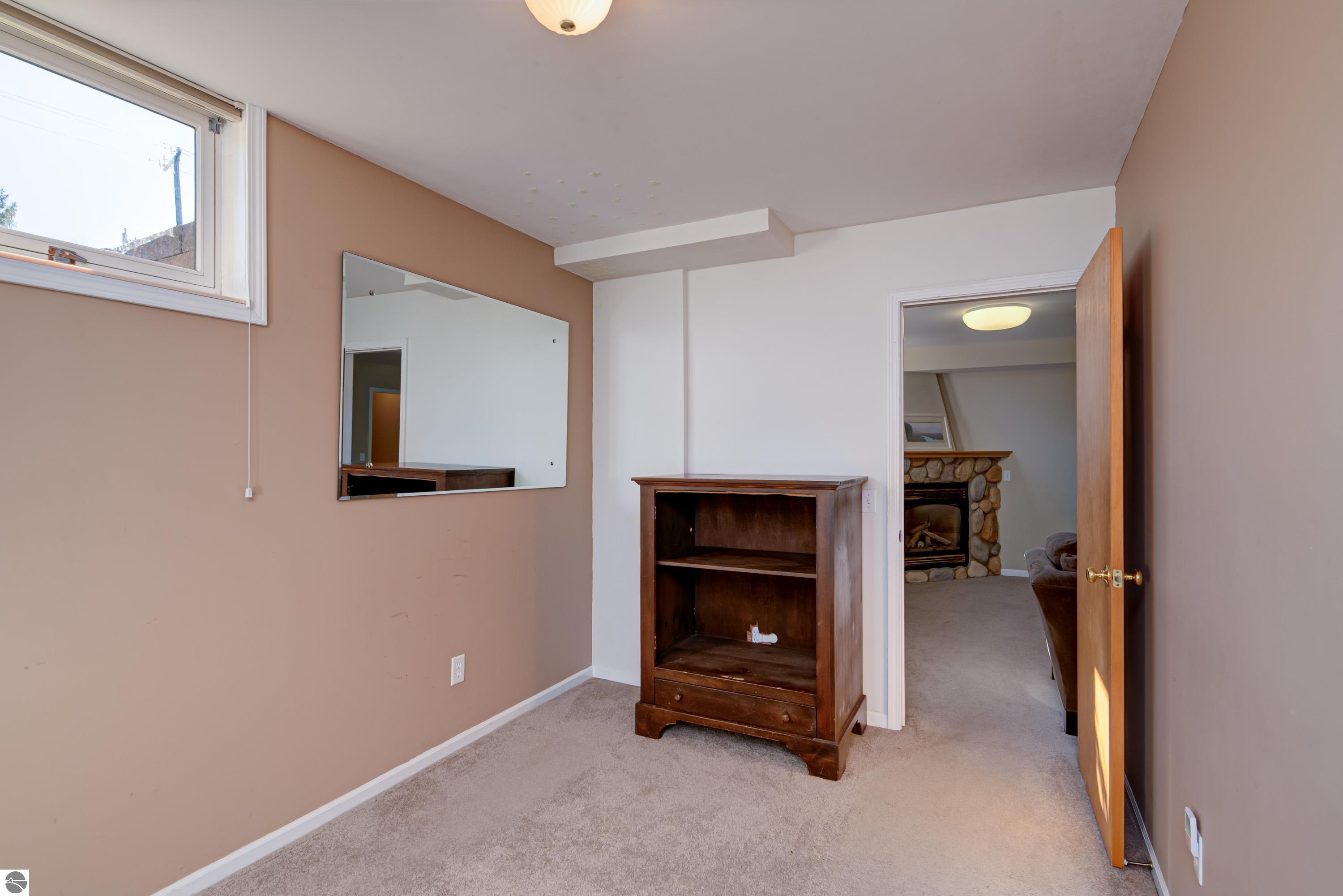 513 W 12th Street