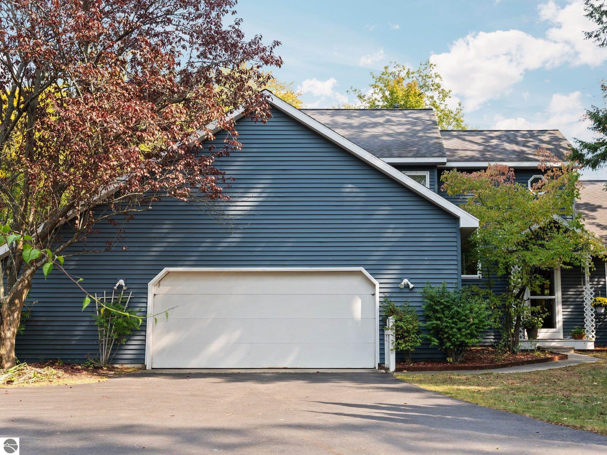 7878 S Outer Drive