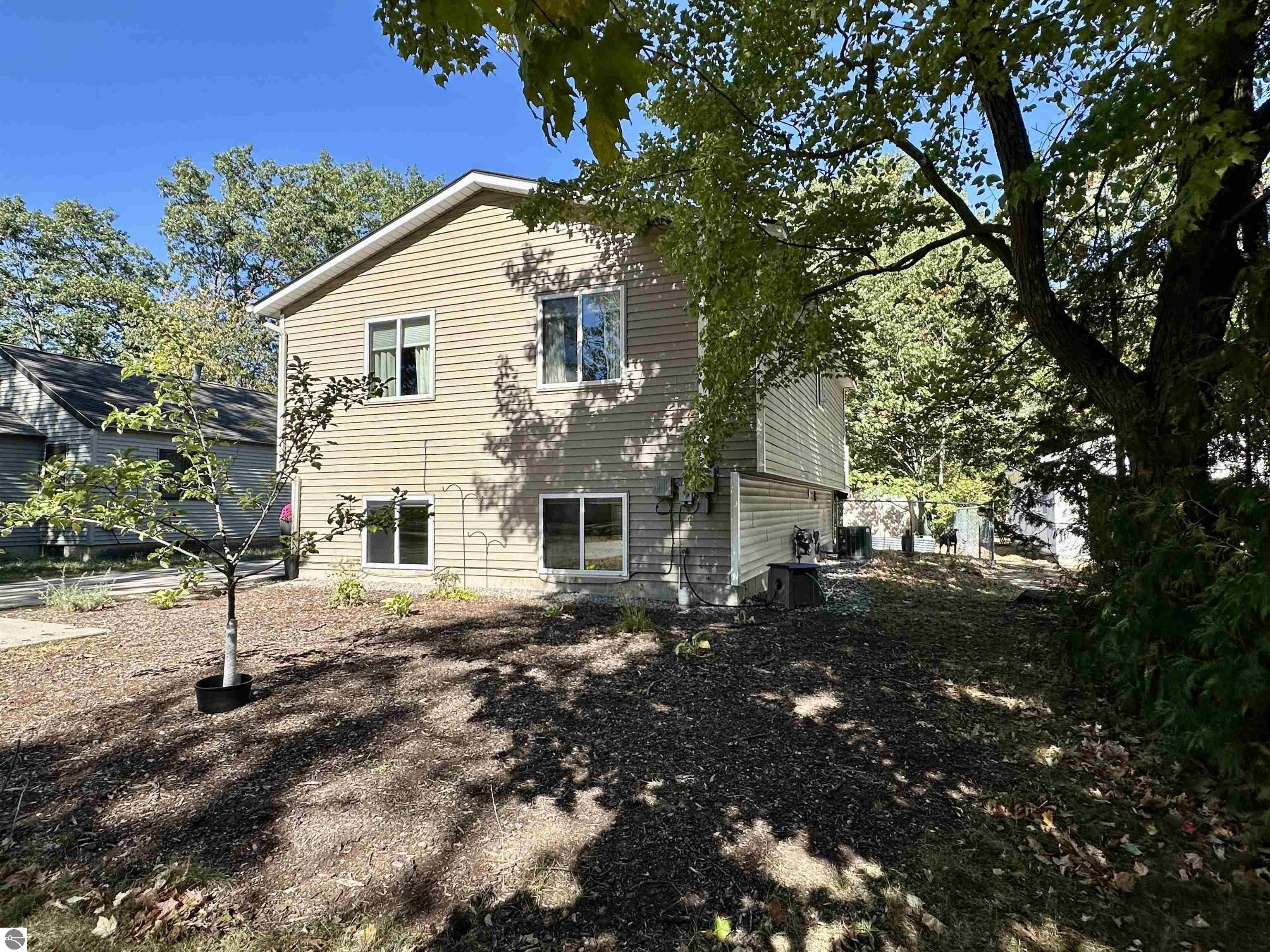 845 Carver Street