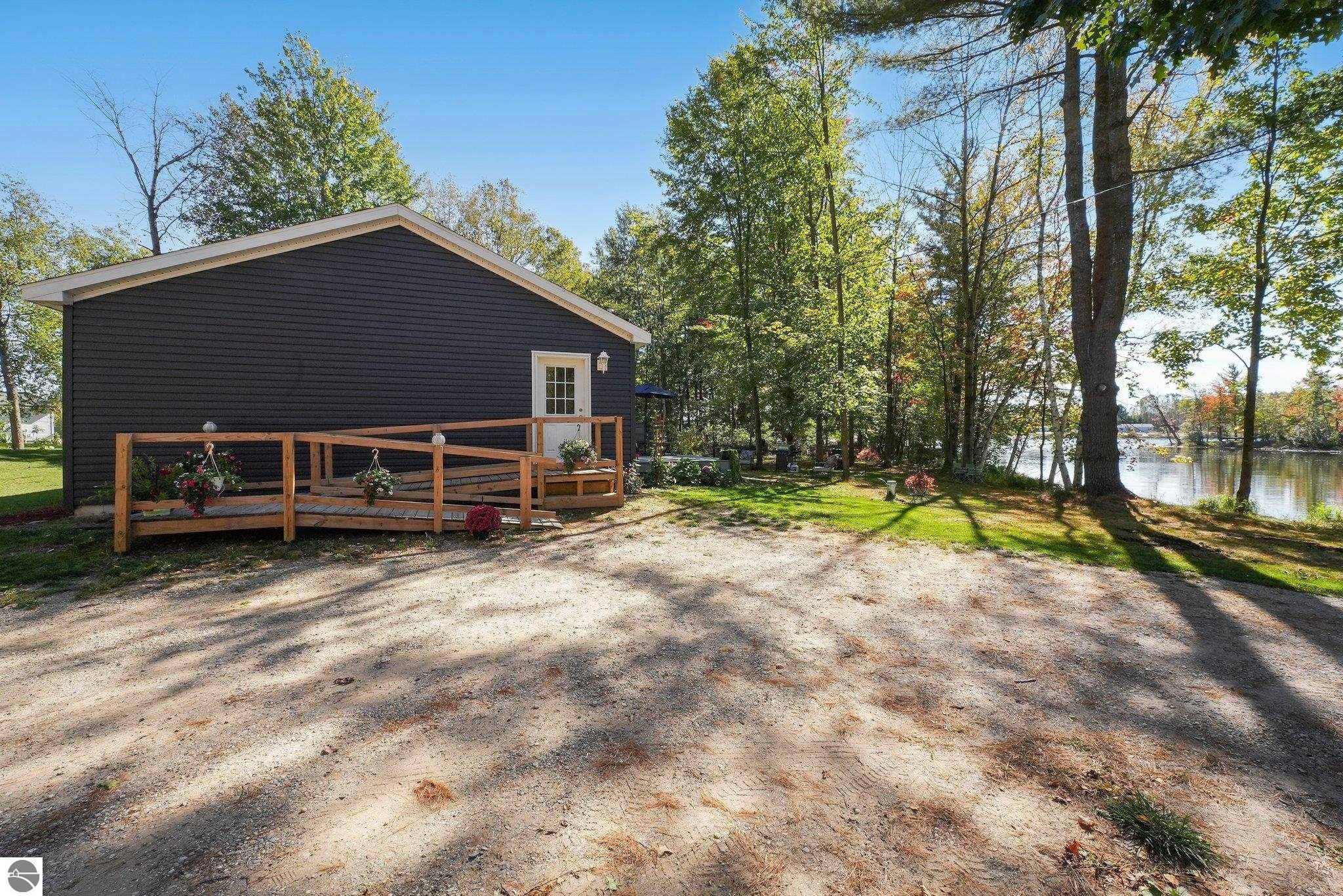 212 Deerfield Court
