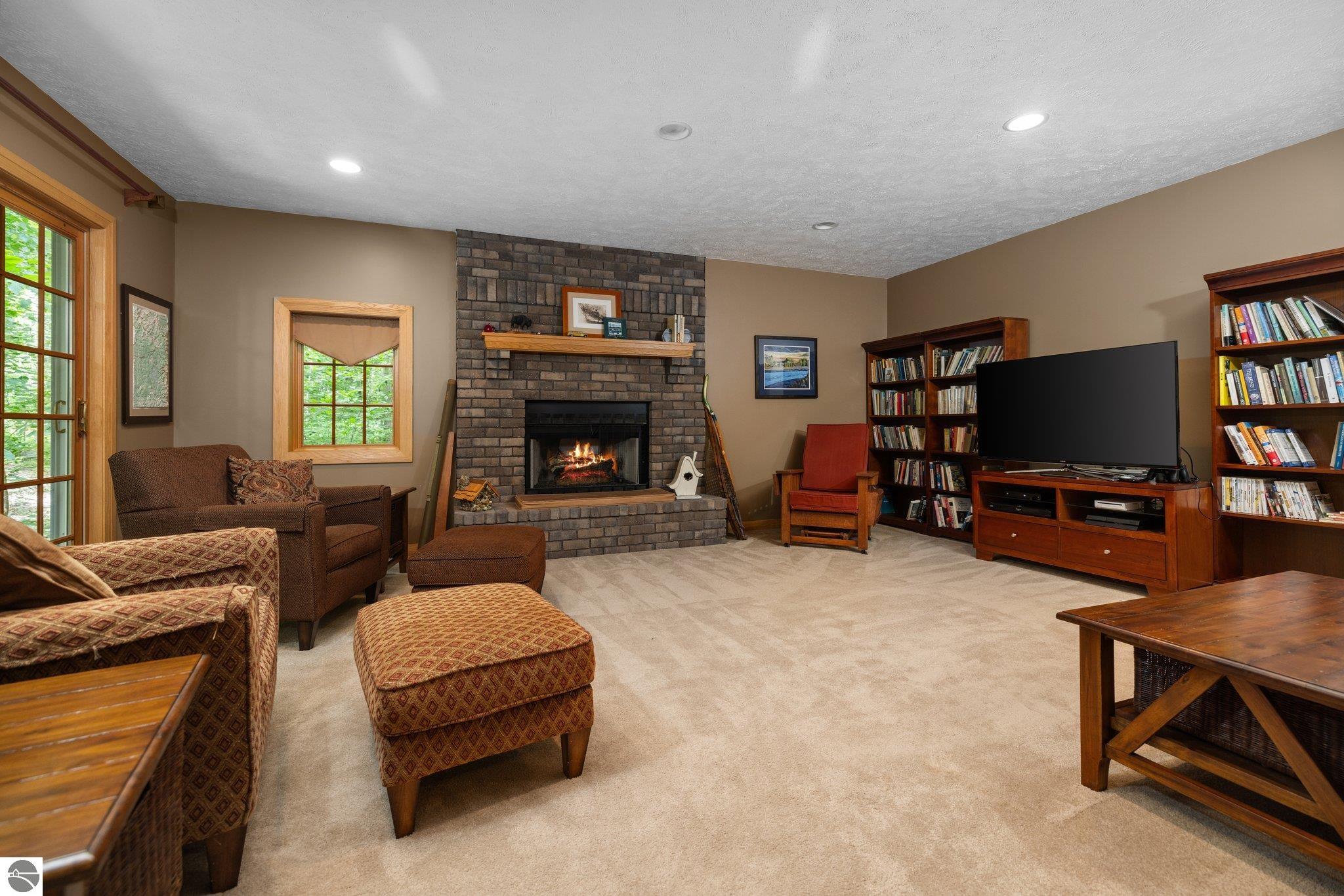 9658 E Walkabout Lane