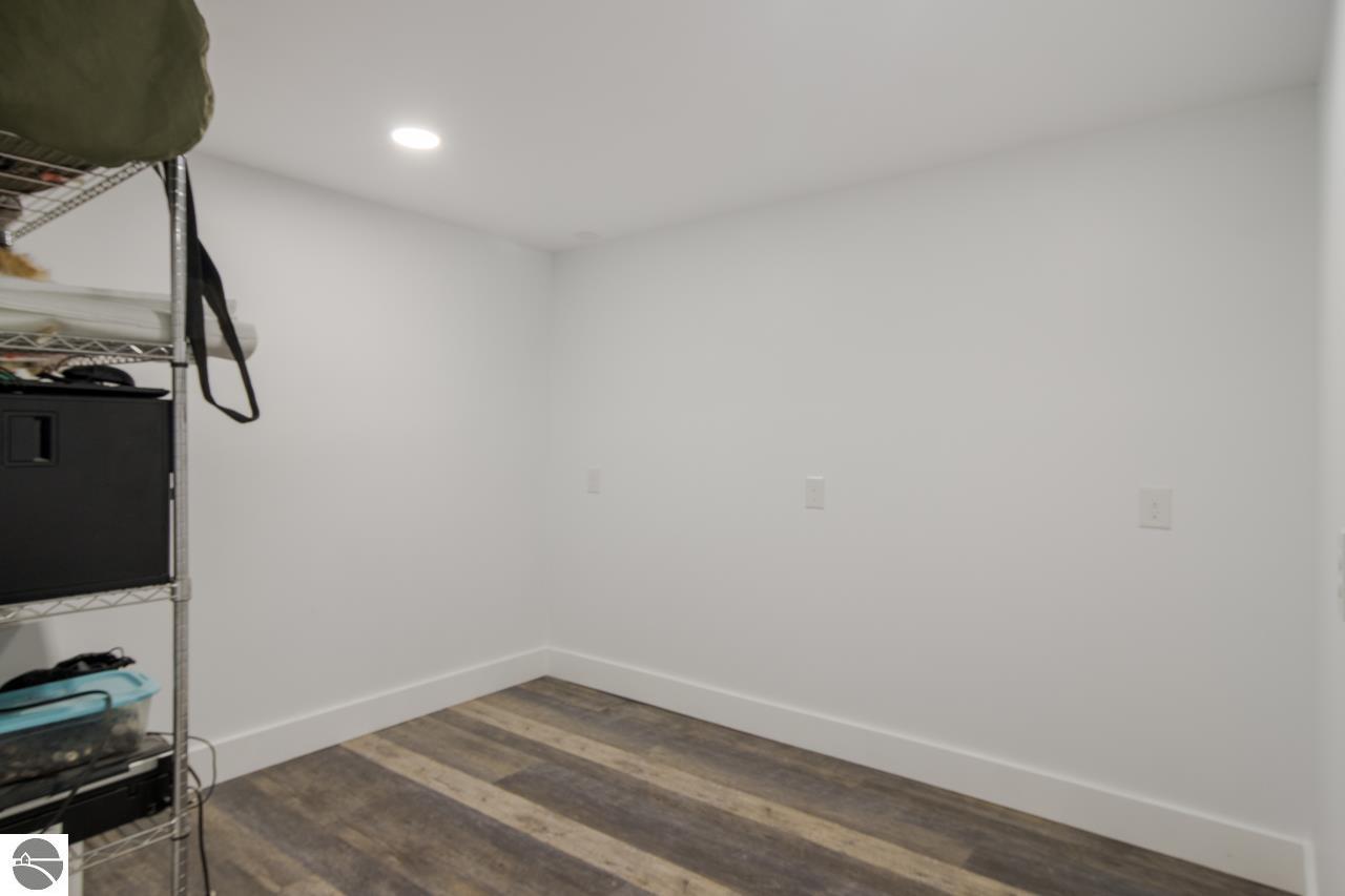 3353 Holiday View
