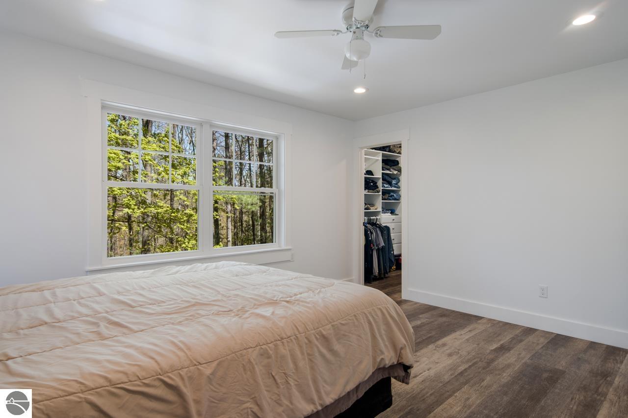 3353 Holiday View