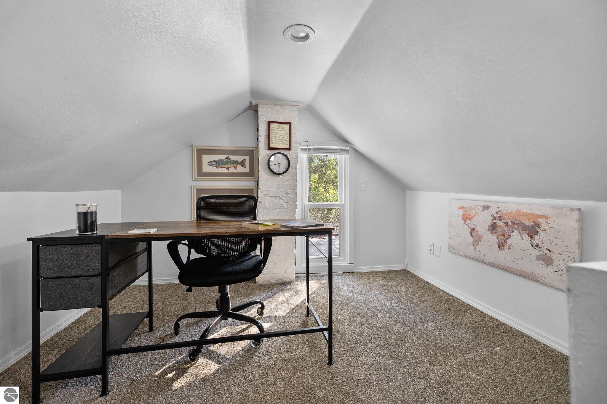 319 W Twelfth Street