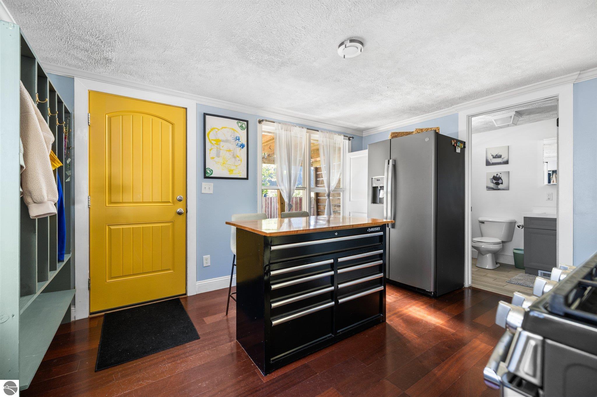 319 W Twelfth Street