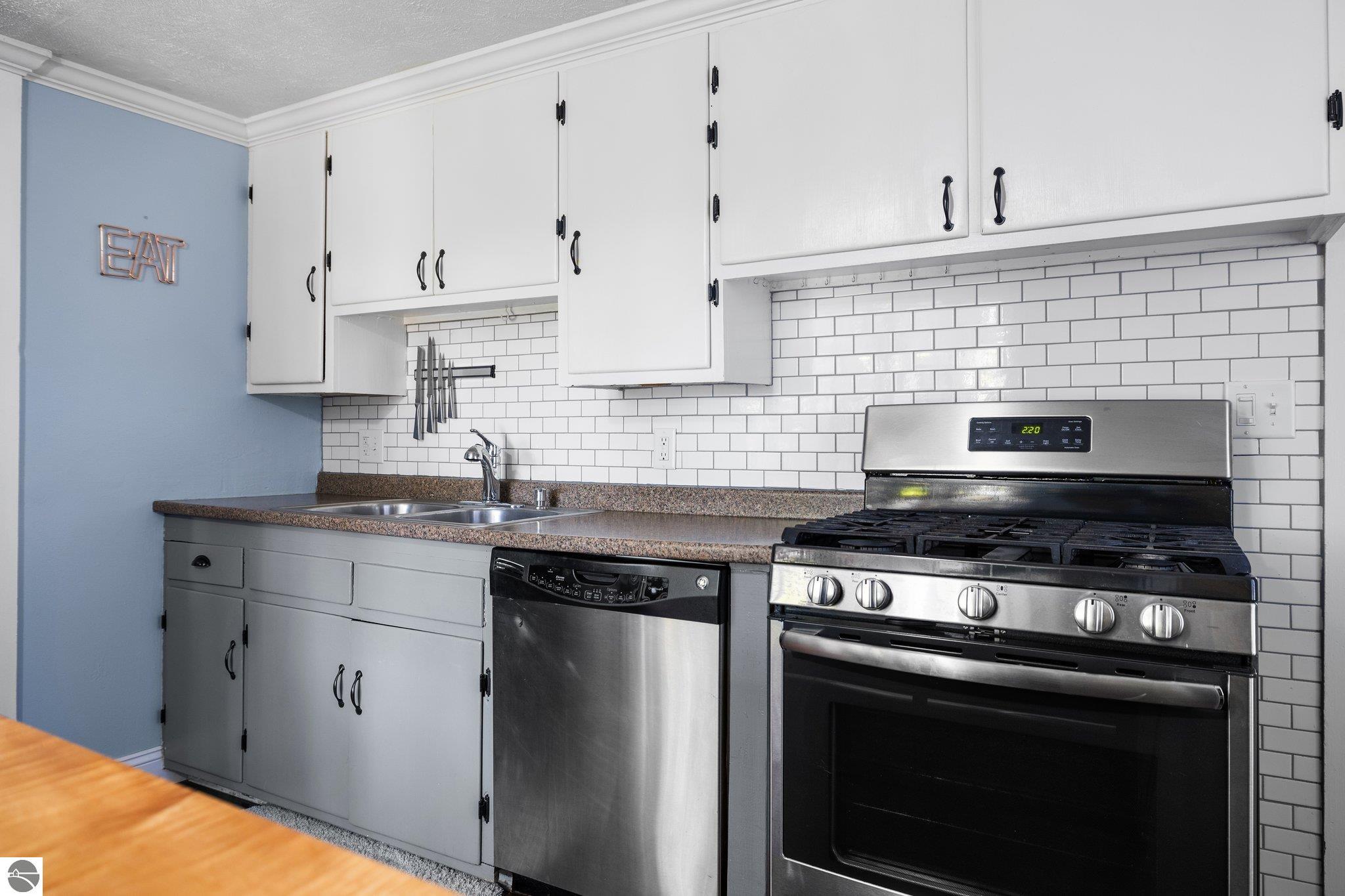 319 W Twelfth Street