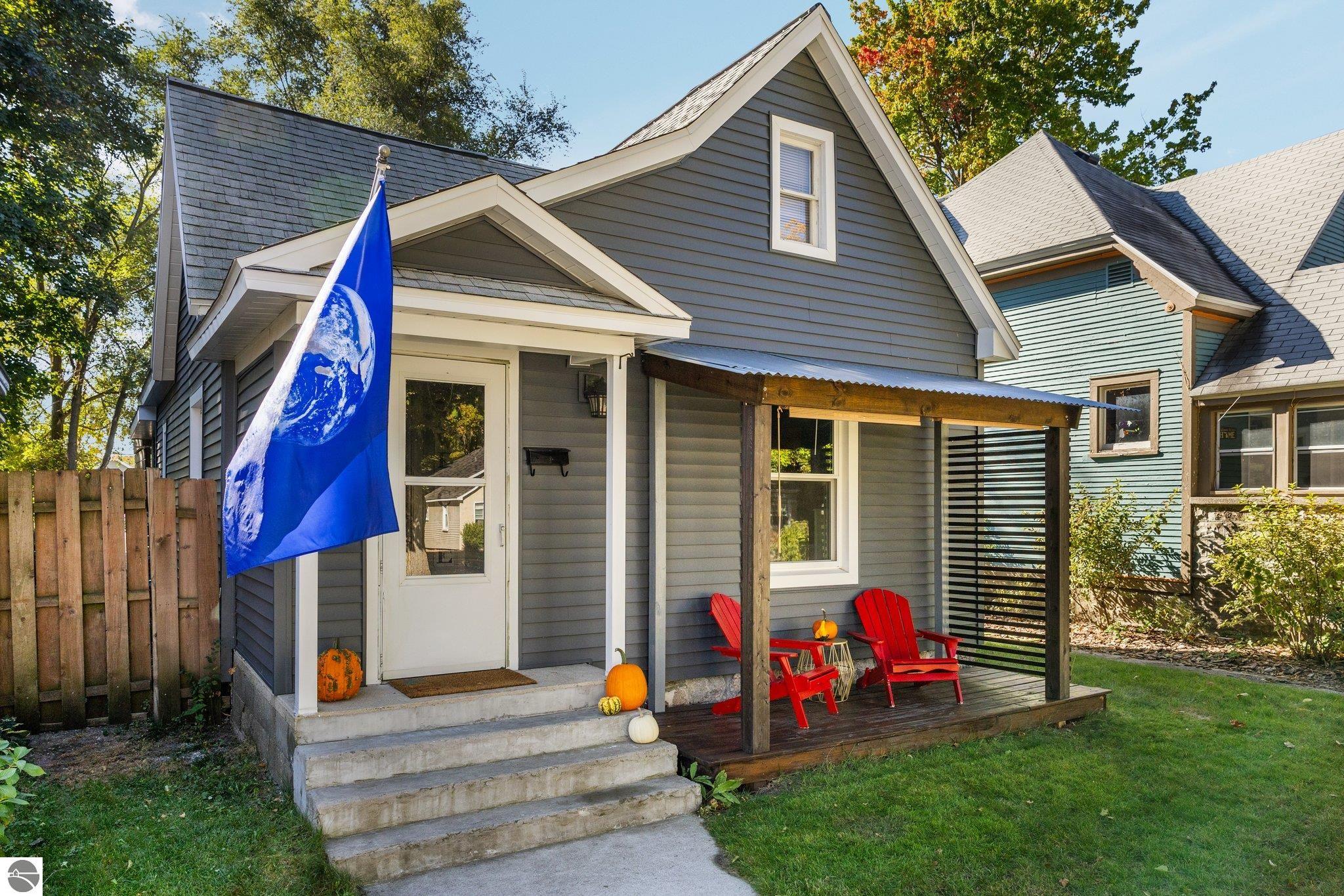 319 W Twelfth Street