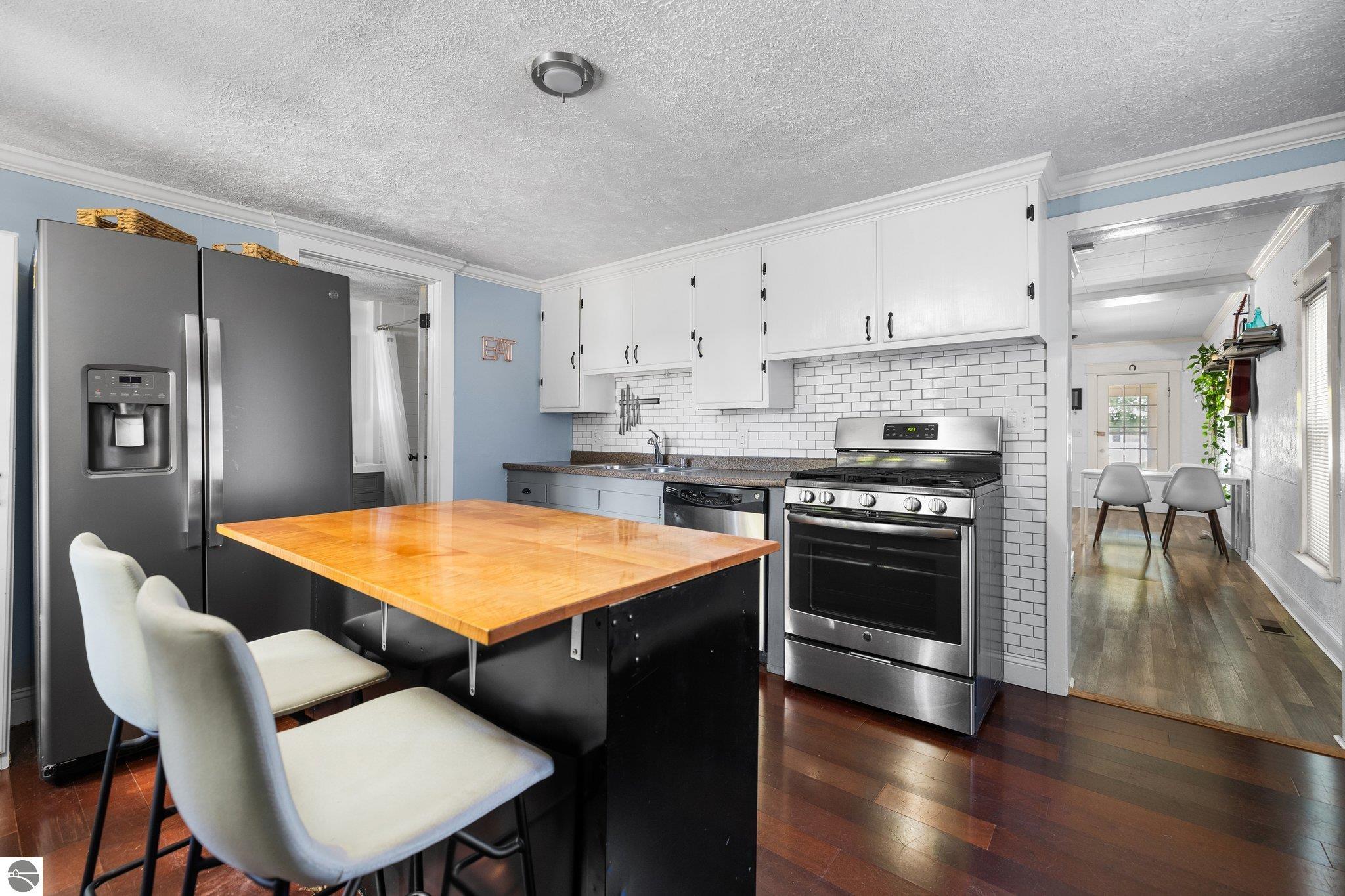 319 W Twelfth Street