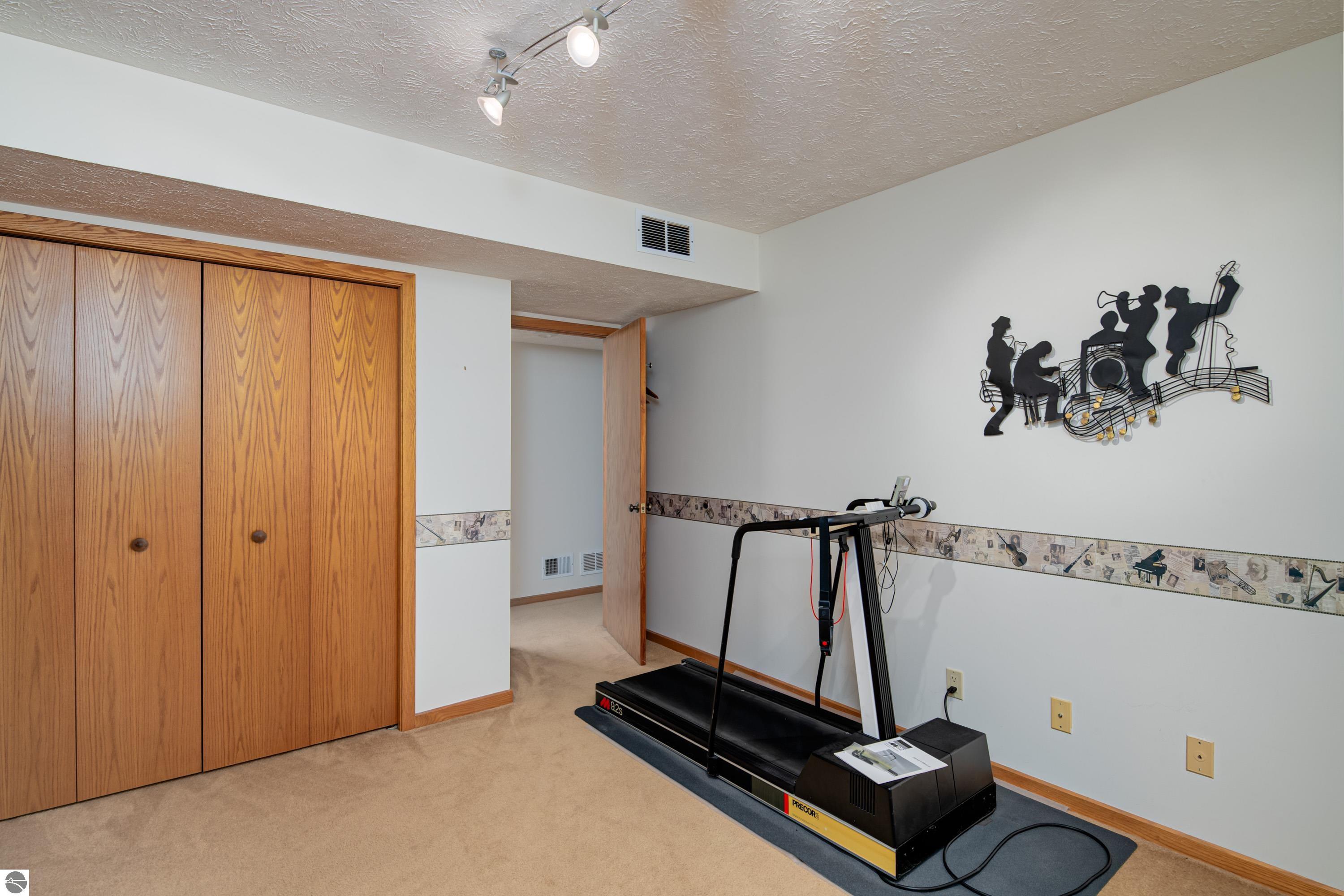 4125 Holiday North Court