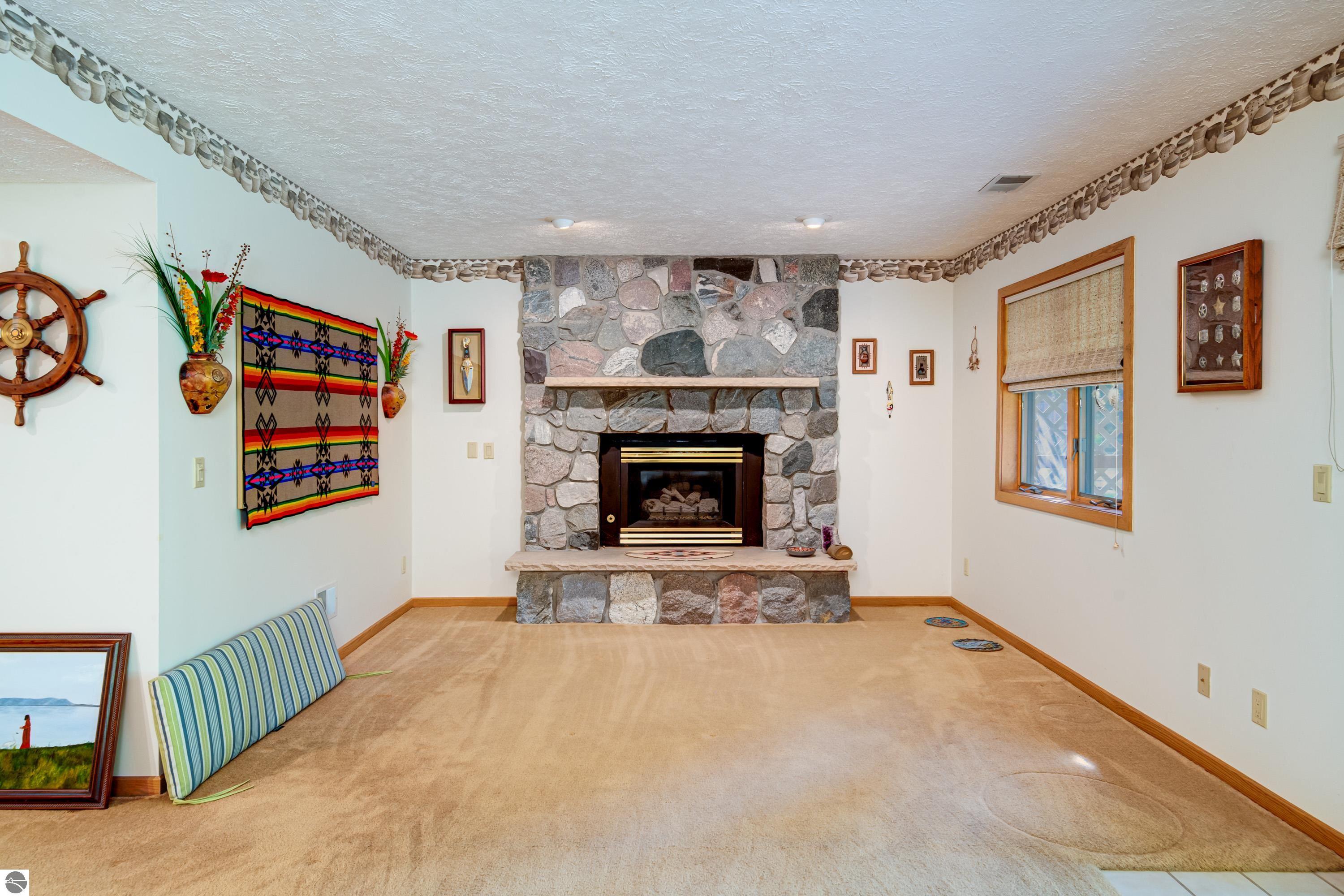 4125 Holiday North Court