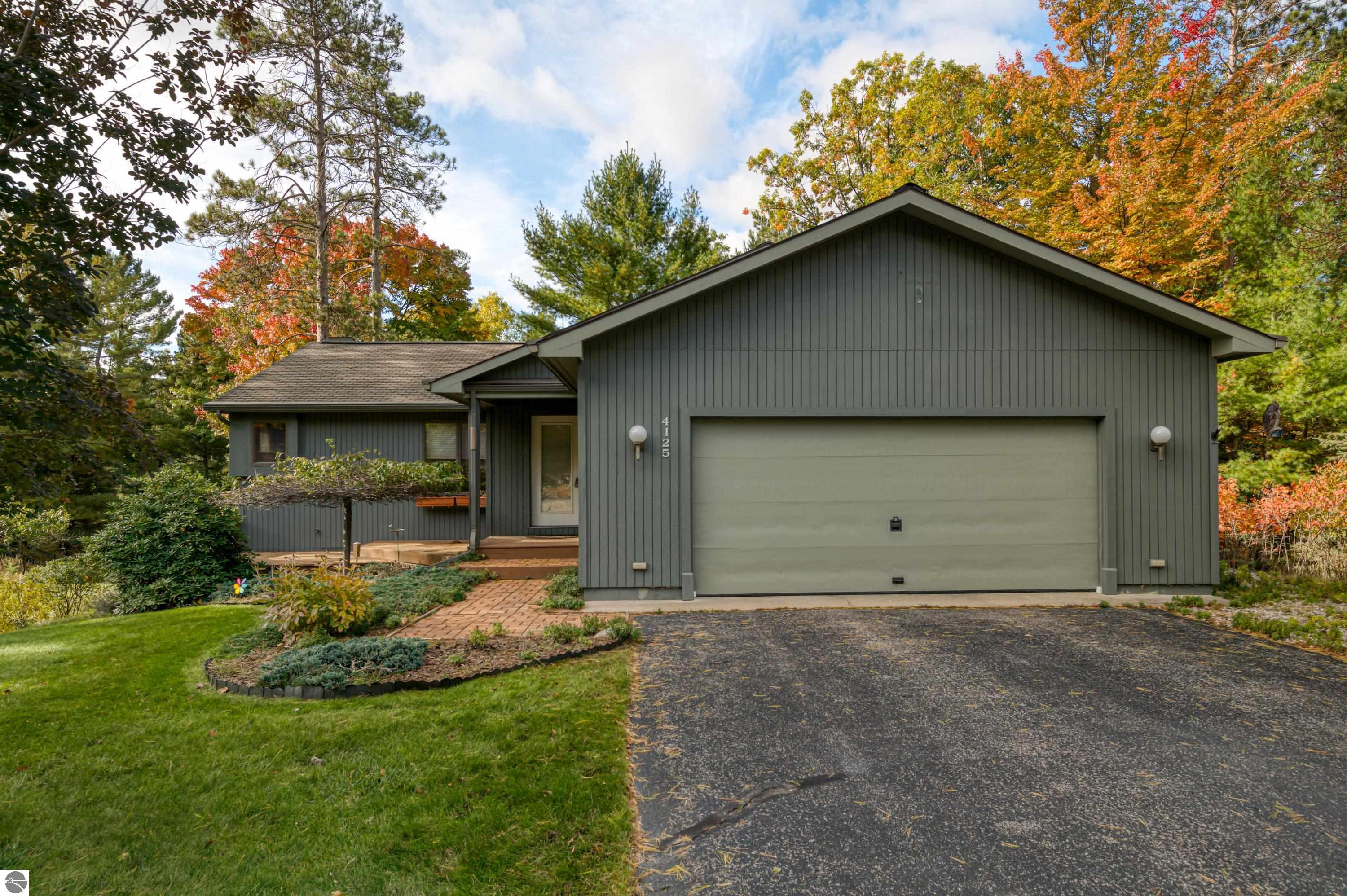 4125 Holiday North Court