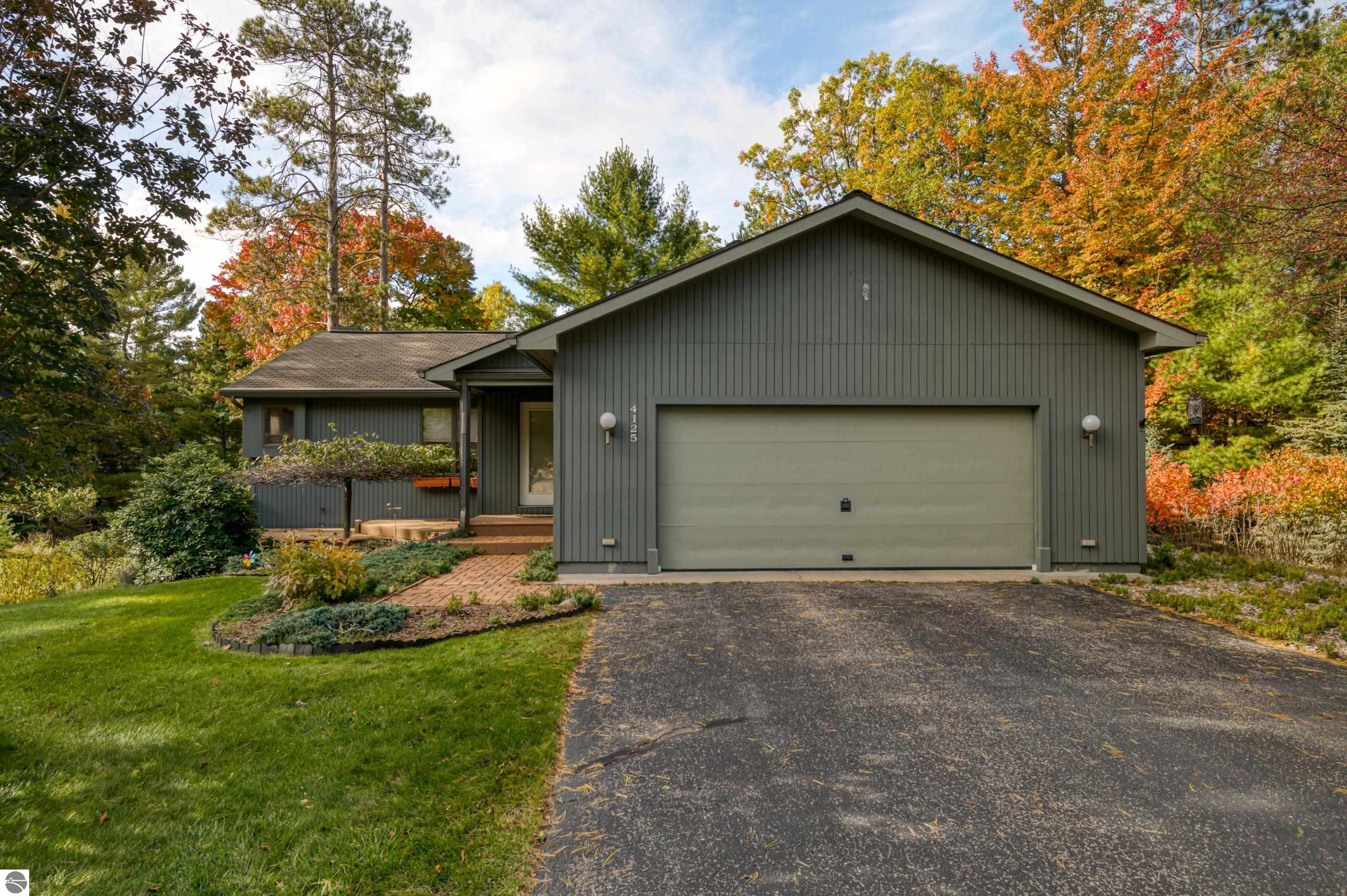4125 Holiday North Court
