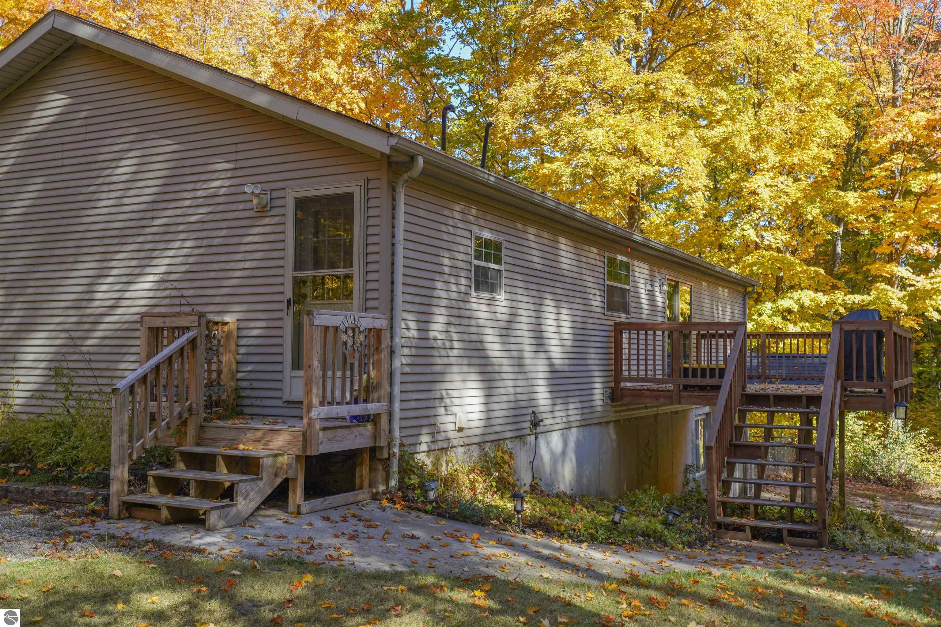 4897 Woodman Road, SW