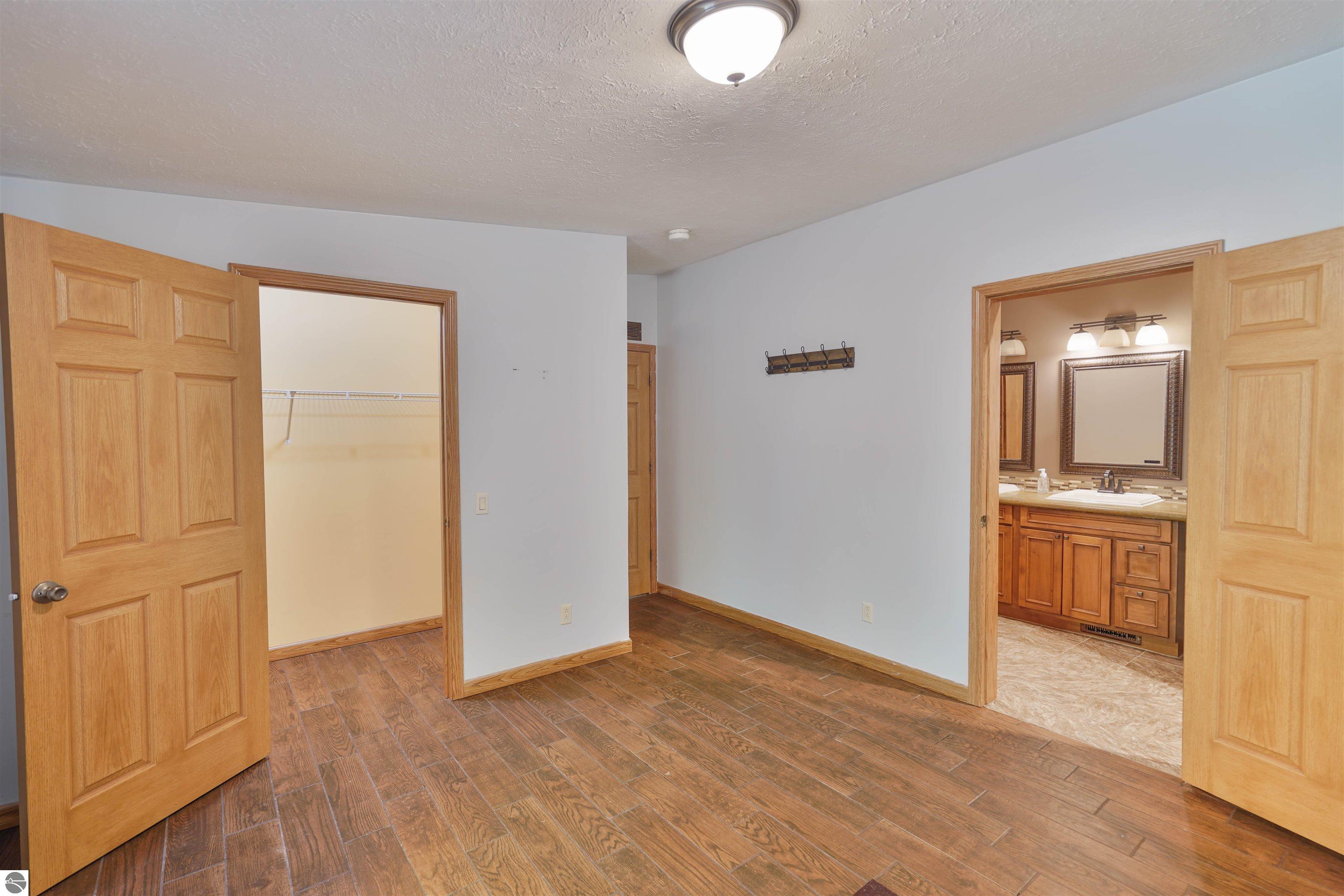 4897 Woodman Road, SW