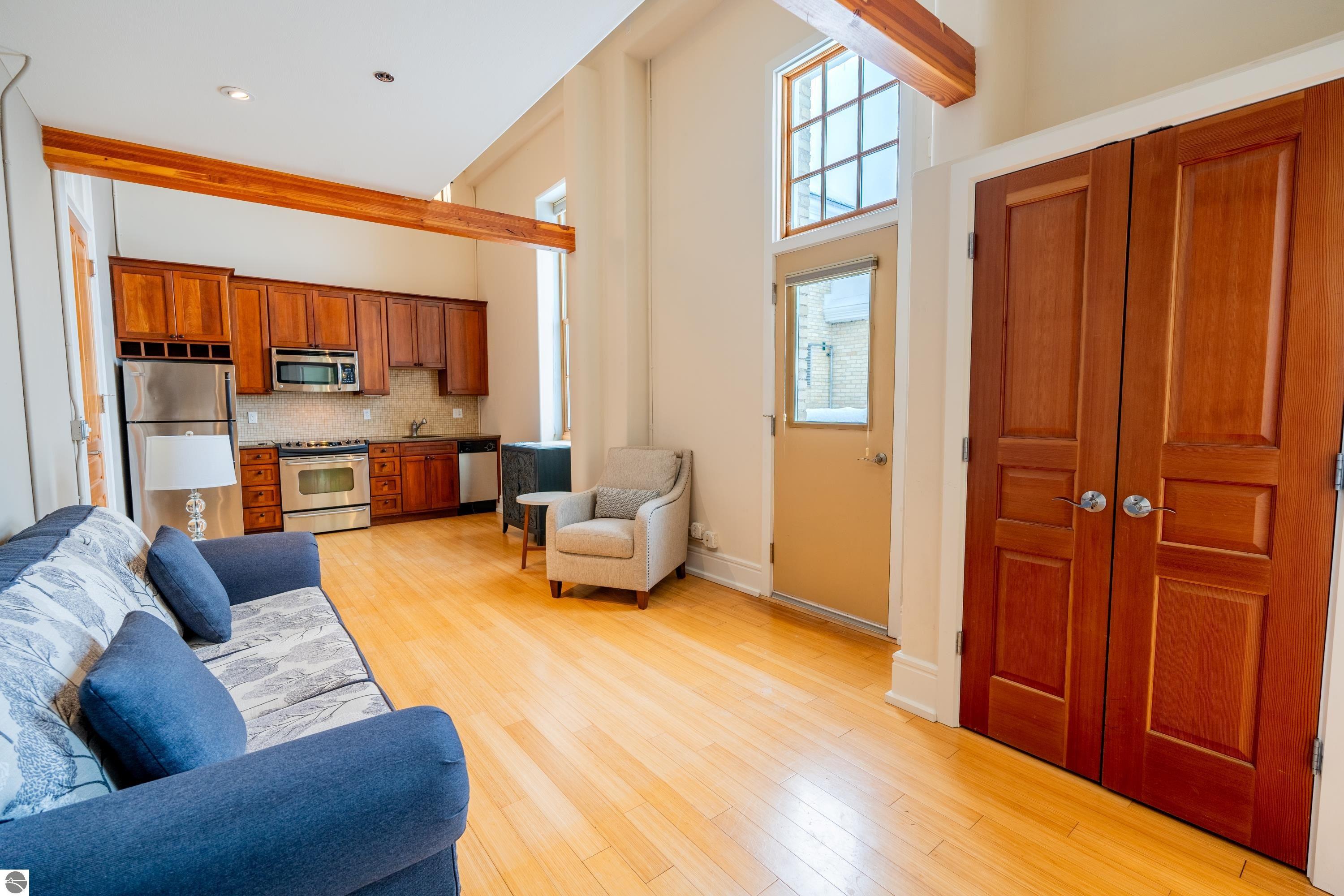 800 Cottageview Drive # 317