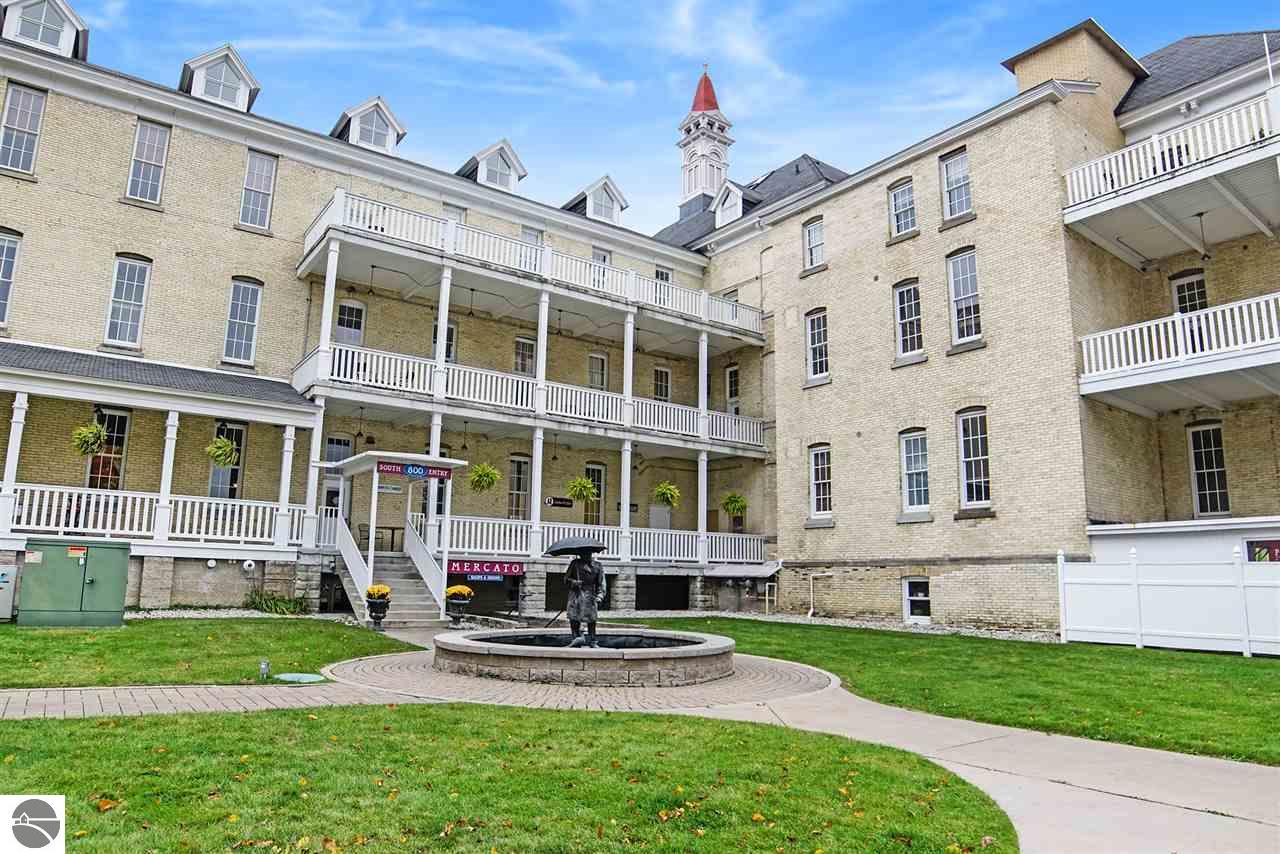 800 Cottageview Drive # 317