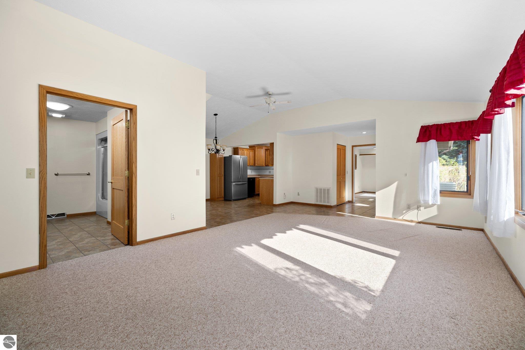 2135 Hammond Place Unit: West