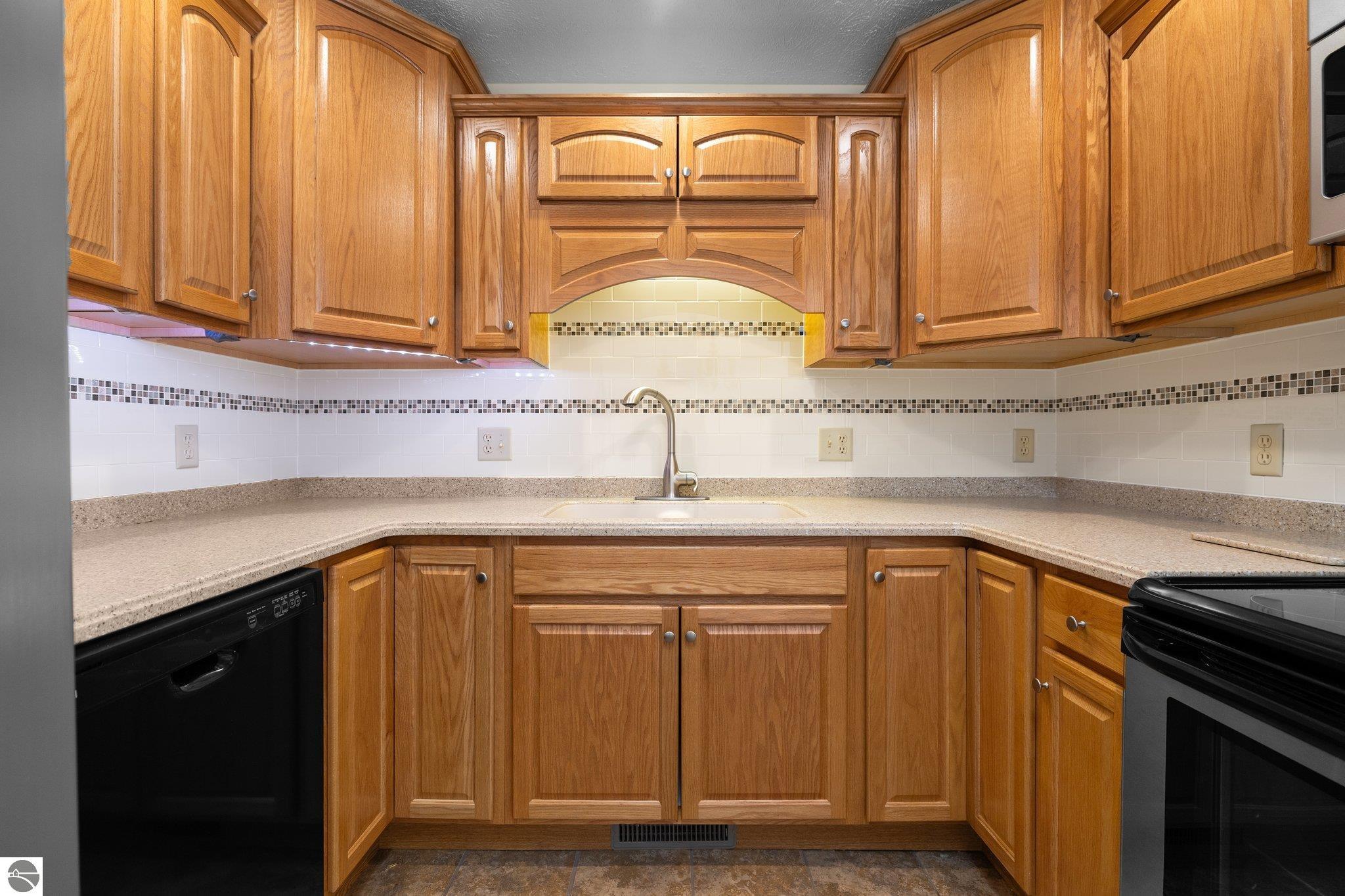 2135 Hammond Place Unit: West