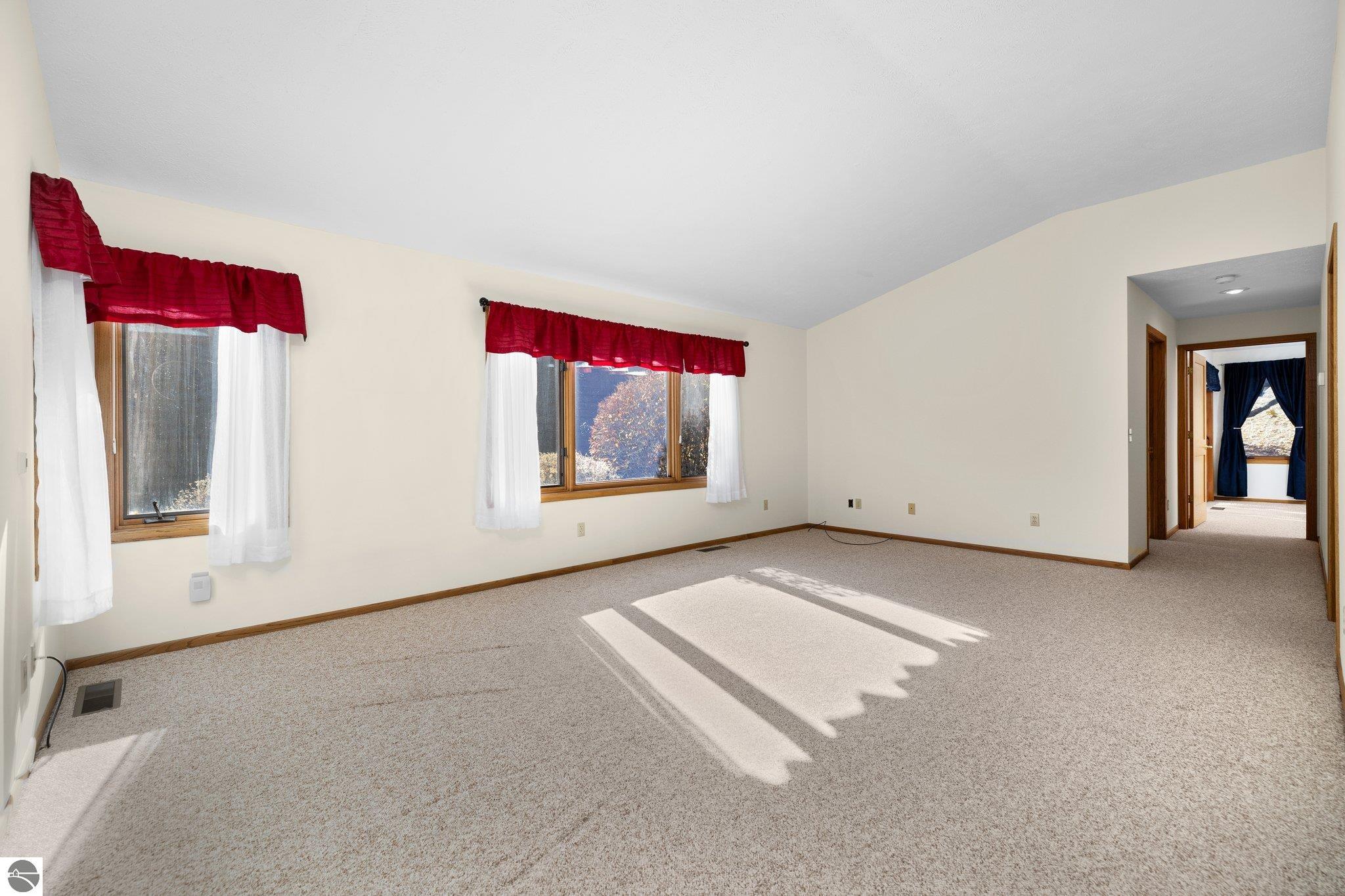 2135 Hammond Place Unit: West