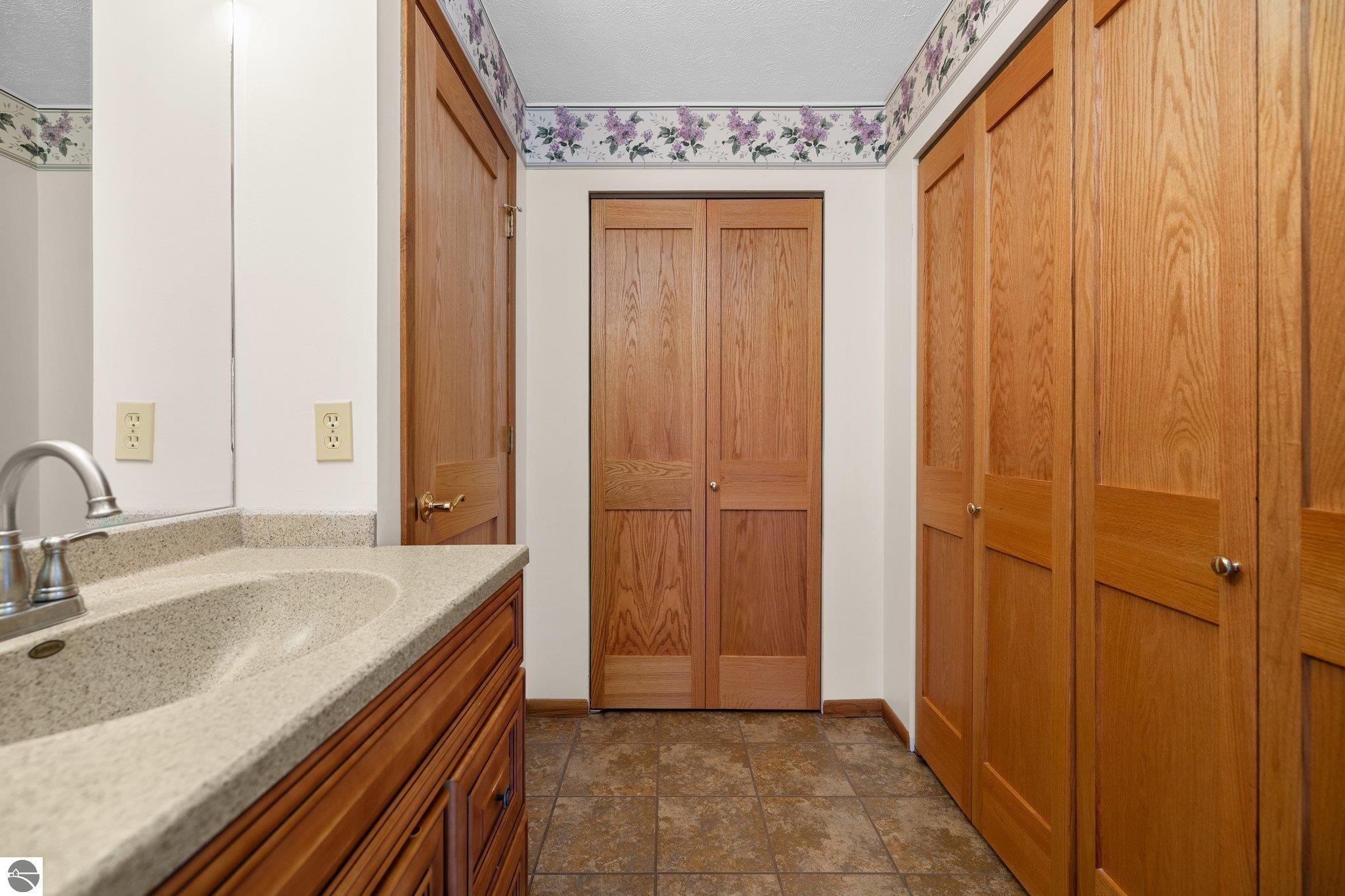 2135 Hammond Place Unit: West