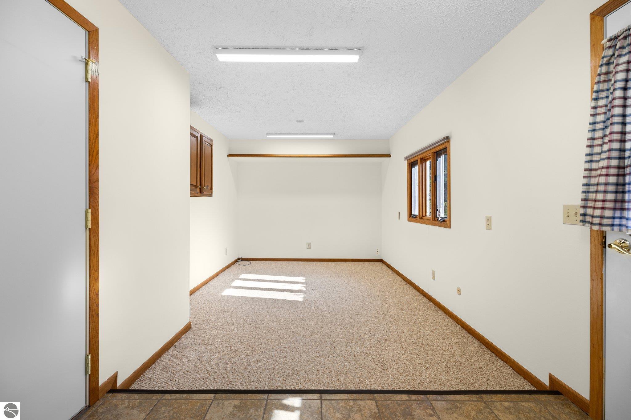 2135 Hammond Place Unit: West