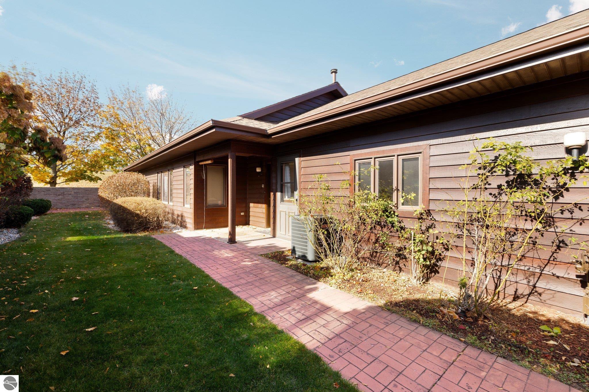 2135 Hammond Place Unit: West