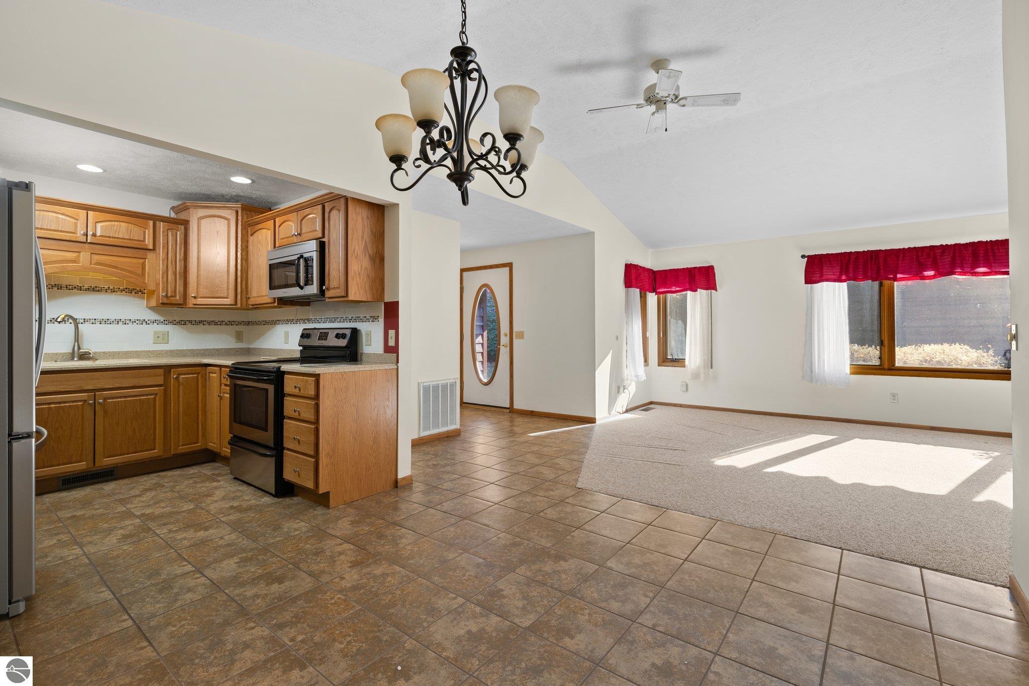2135 Hammond Place Unit: West