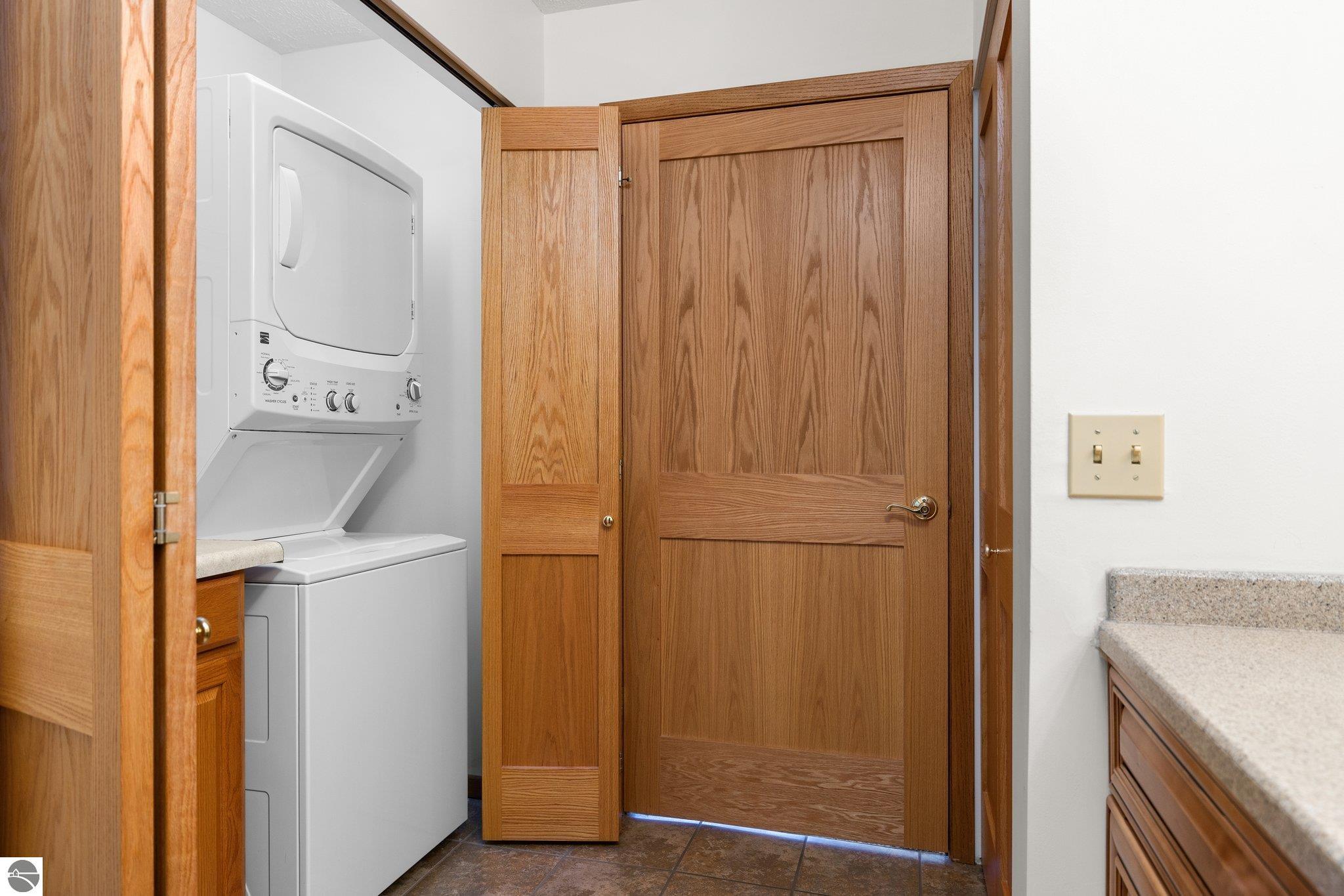 2135 Hammond Place Unit: West