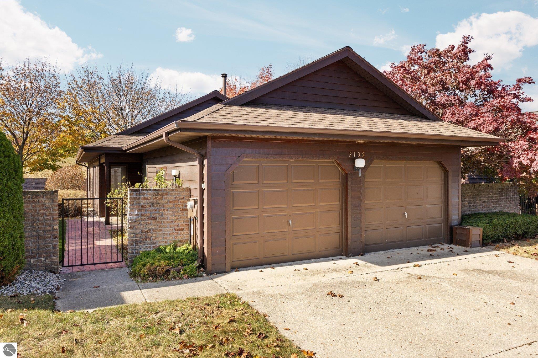 2135 Hammond Place Unit: West